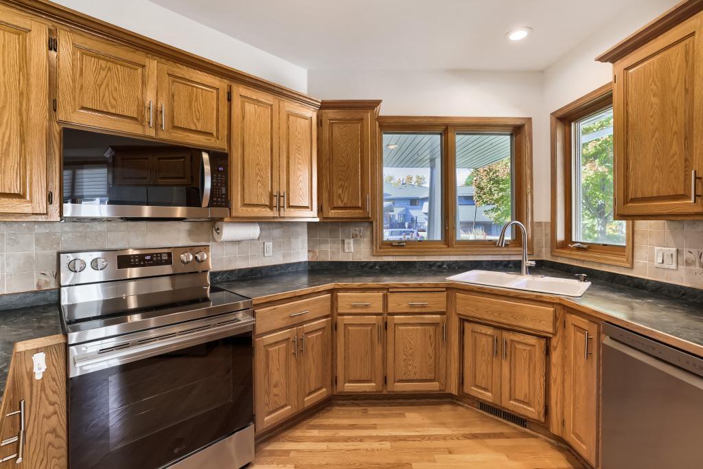 View of Residential at 9224 Blackoaks Lane, Maple Grove MN 55311, Maple Grove (14 of 44) - Mike Wilen | Minnesota Team Real Estate