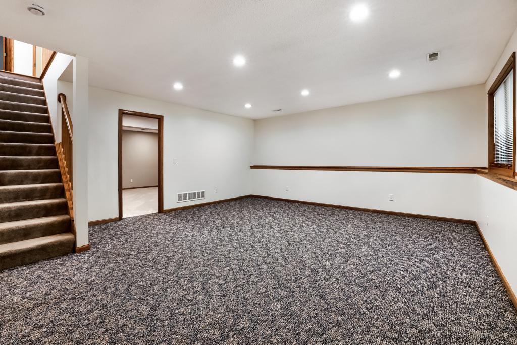 View of Residential at 9224 Blackoaks Lane, Maple Grove MN 55311, Maple Grove (17 of 44) - Mike Wilen | Minnesota Team Real Estate