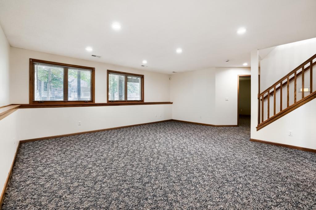 View of Residential at 9224 Blackoaks Lane, Maple Grove MN 55311, Maple Grove (16 of 44) - Mike Wilen | Minnesota Team Real Estate