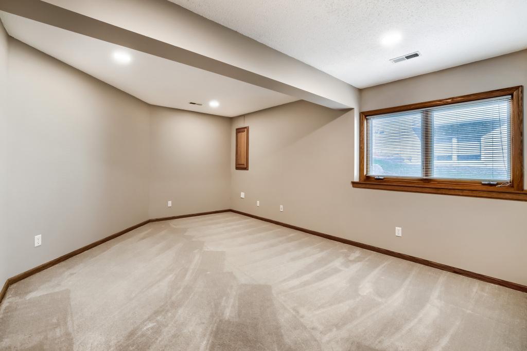 View of Residential at 9224 Blackoaks Lane, Maple Grove MN 55311, Maple Grove (27 of 44) - Mike Wilen | Minnesota Team Real Estate
