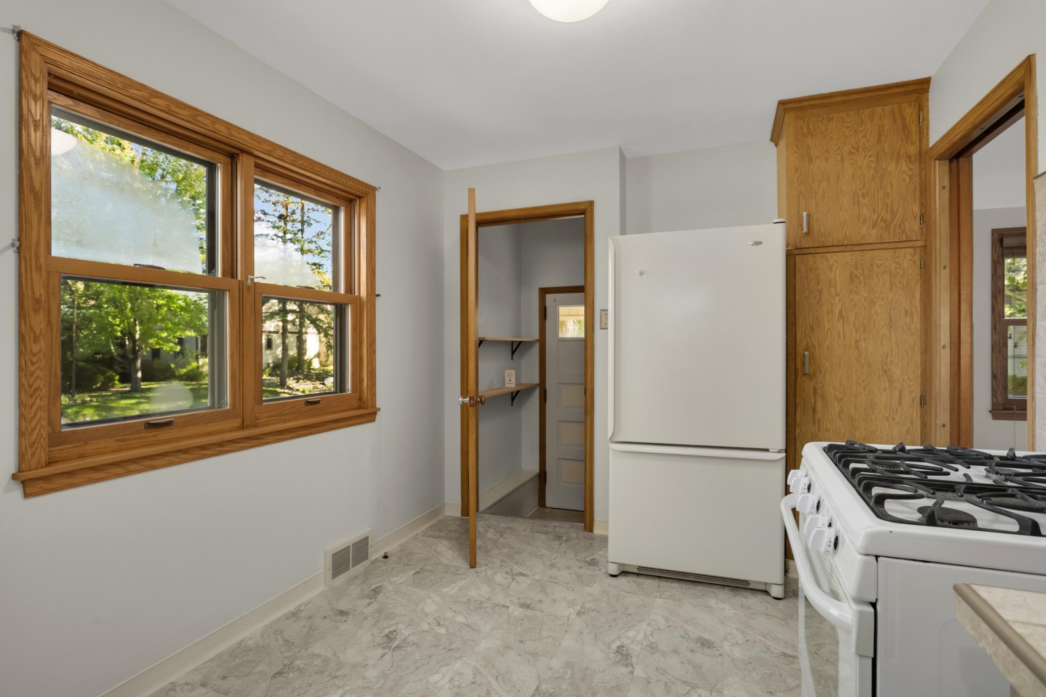 View of Residential at 1208 Hoyt Avenue, Saint Paul MN 55106, Saint Paul (8 of 28) - Mike Wilen | Minnesota Team Real Estate