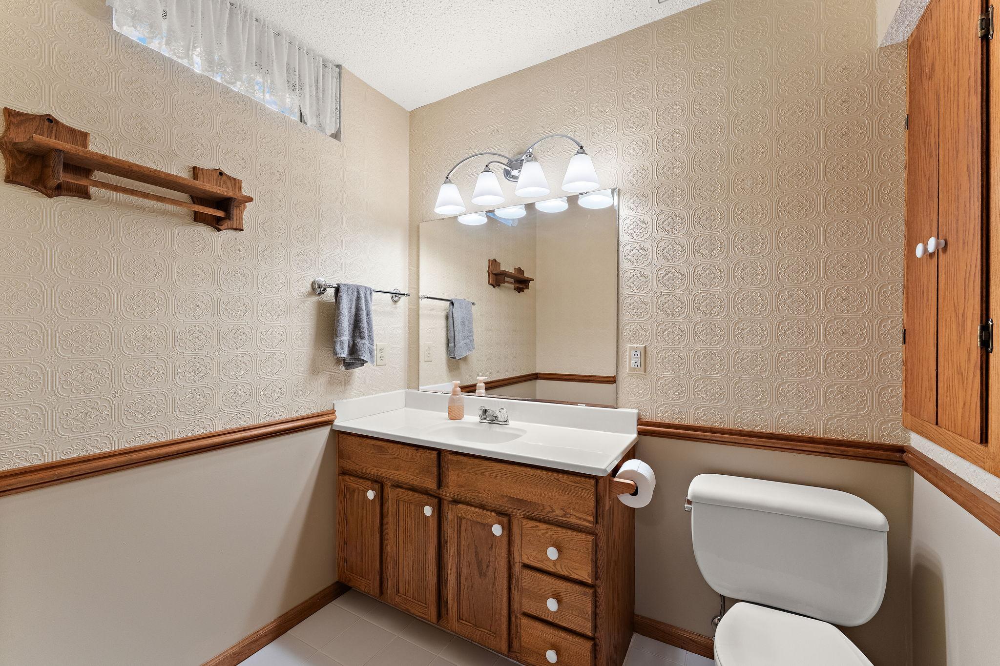 View of Residential at 1289 Donegal Bay, Woodbury MN 55125, Woodbury (32 of 61) - Mike Wilen | Minnesota Team Real Estate