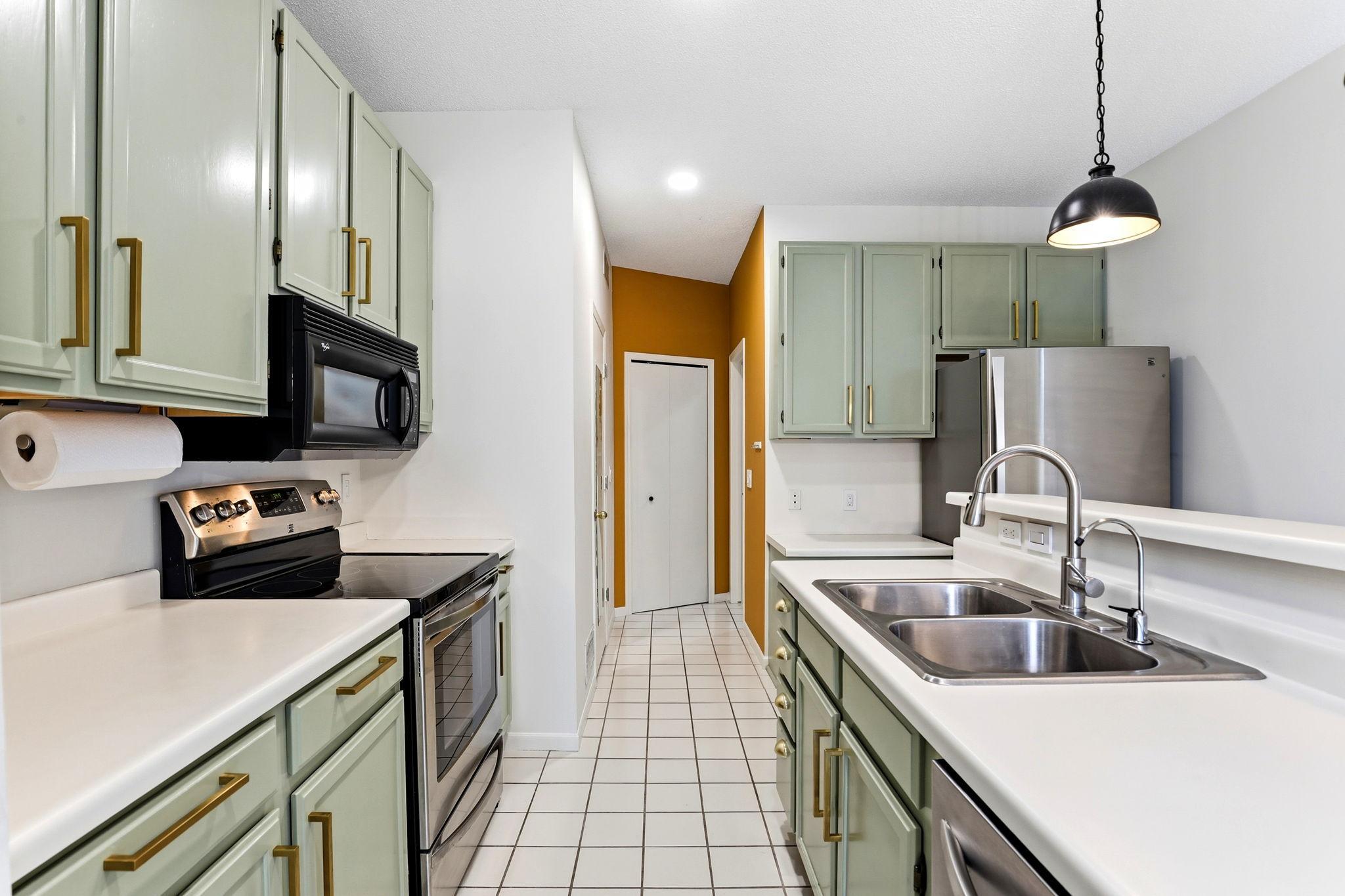 View of Residential at 14175 Plymouth Avenue #142, Burnsville MN 55337, Burnsville (15 of 39) - Mike Wilen | Minnesota Team Real Estate