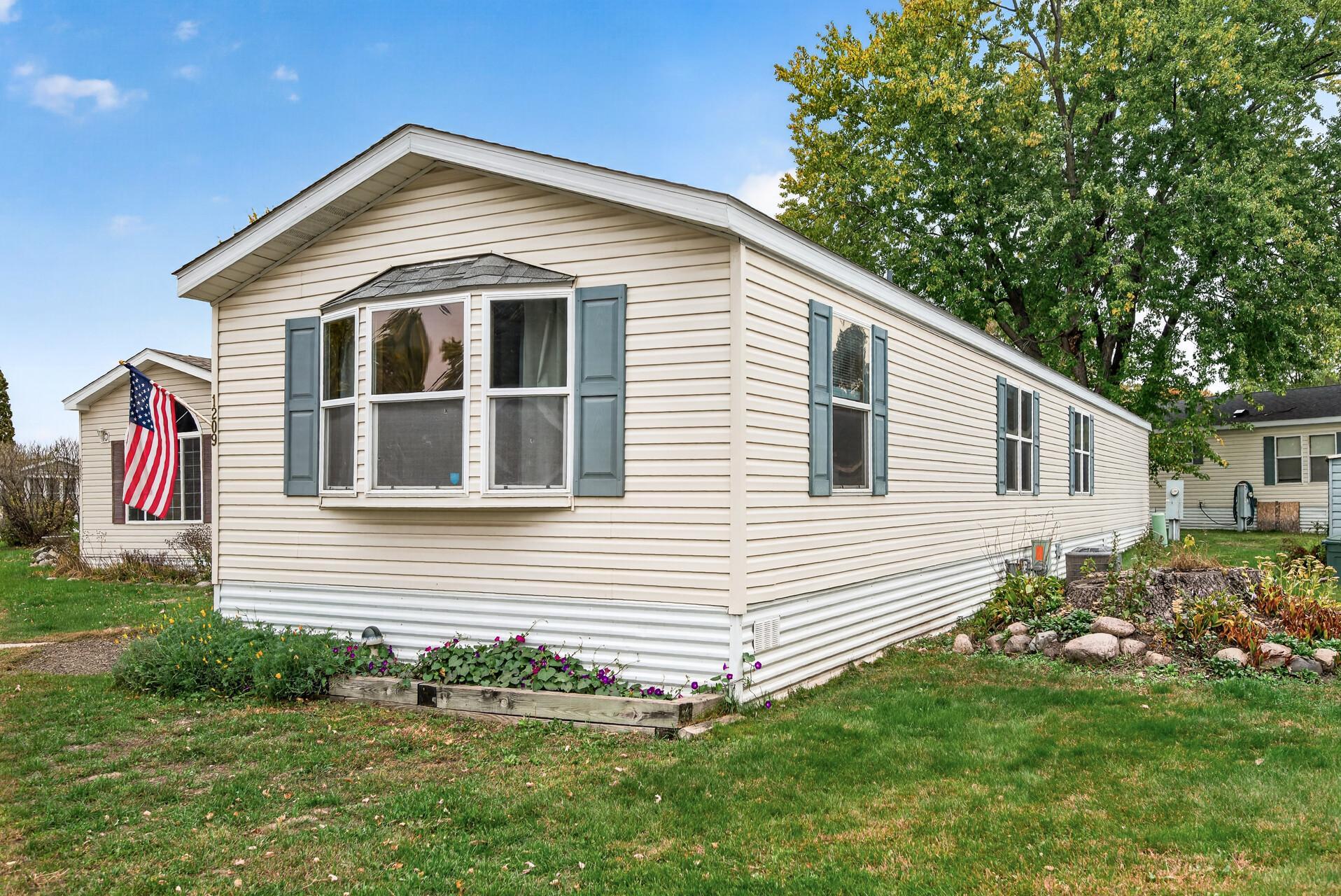 View of Residential at 1209 104th Lane, Blaine MN 55434, Blaine (27 of 29) - Mike Wilen | Minnesota Team Real Estate