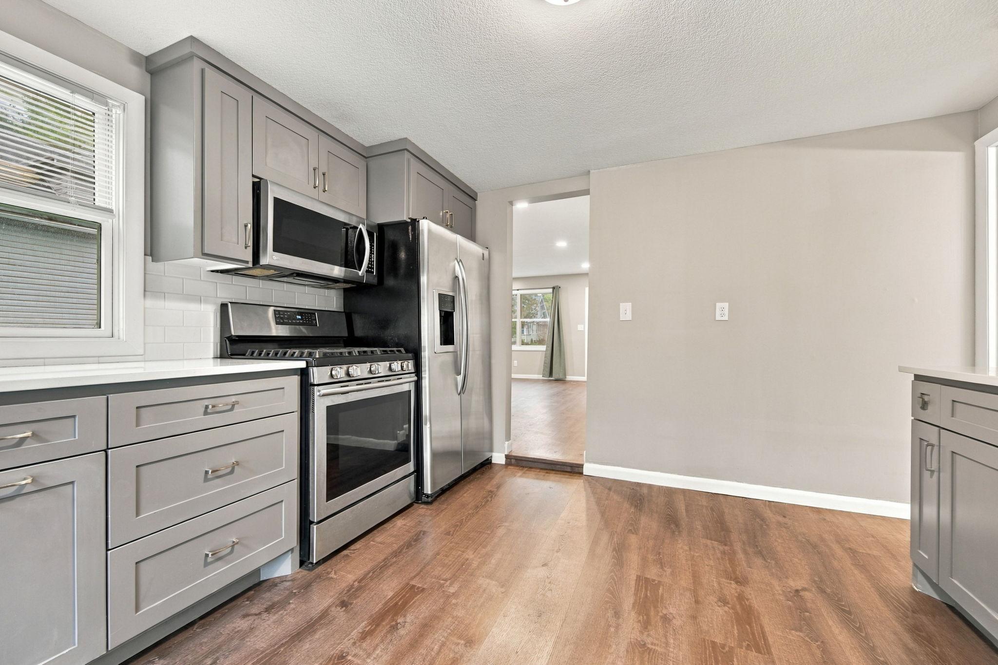 View of Residential at 956 Humboldt Avenue, West Saint Paul MN 55118, West Saint Paul (24 of 32) - Mike Wilen | Minnesota Team Real Estate