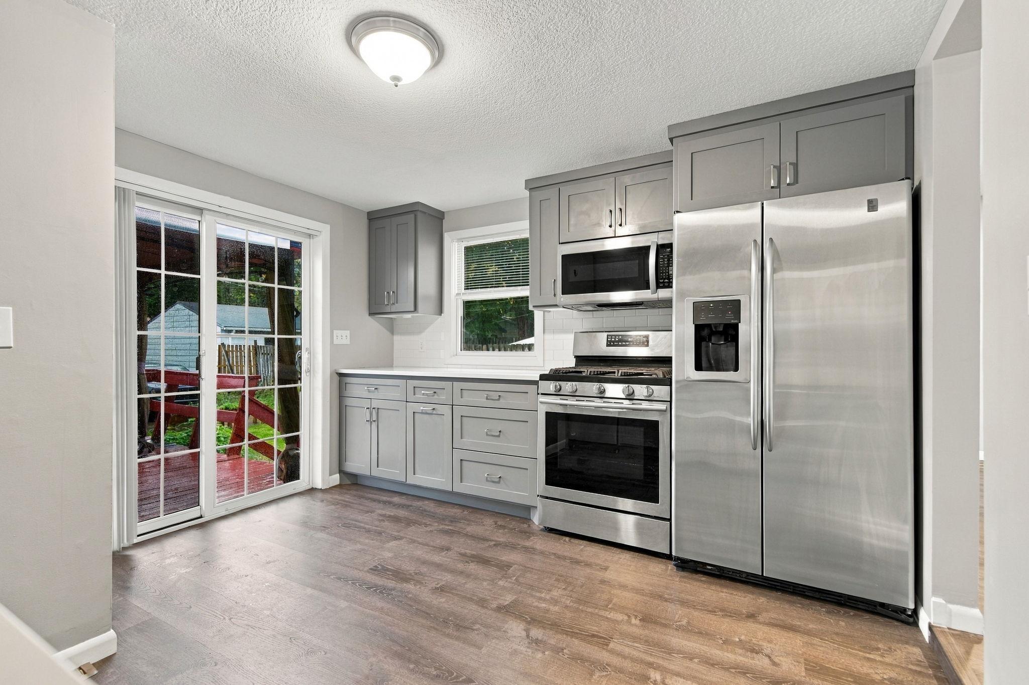 View of Residential at 956 Humboldt Avenue, West Saint Paul MN 55118, West Saint Paul (23 of 32) - Mike Wilen | Minnesota Team Real Estate