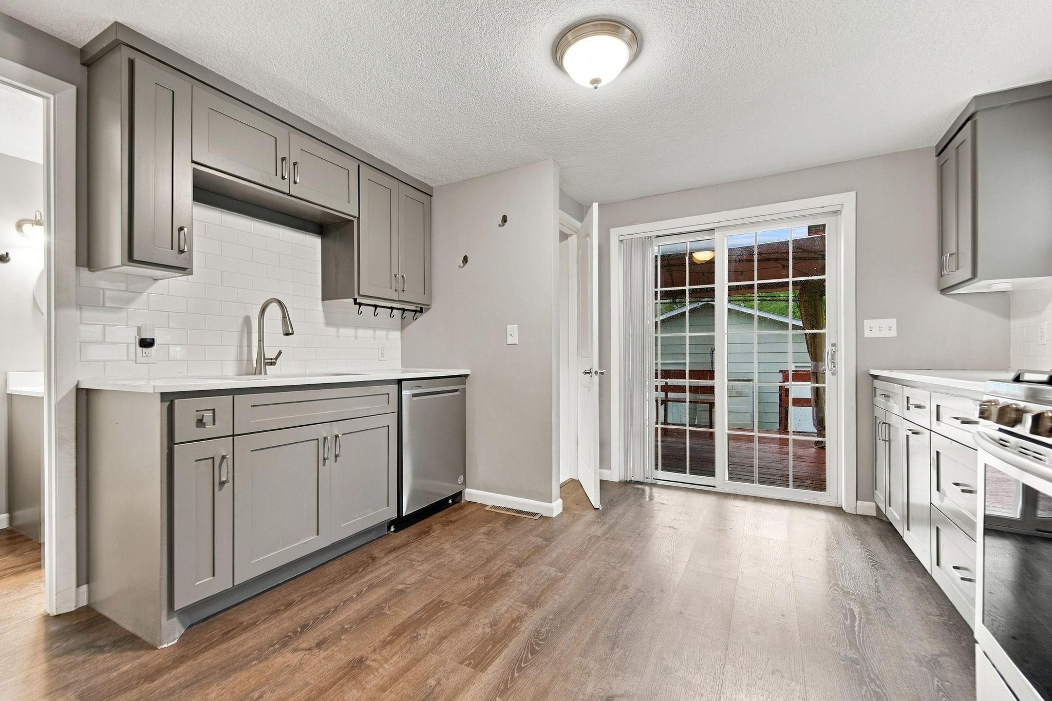 View of Residential at 956 Humboldt Avenue, West Saint Paul MN 55118, West Saint Paul (21 of 32) - Mike Wilen | Minnesota Team Real Estate