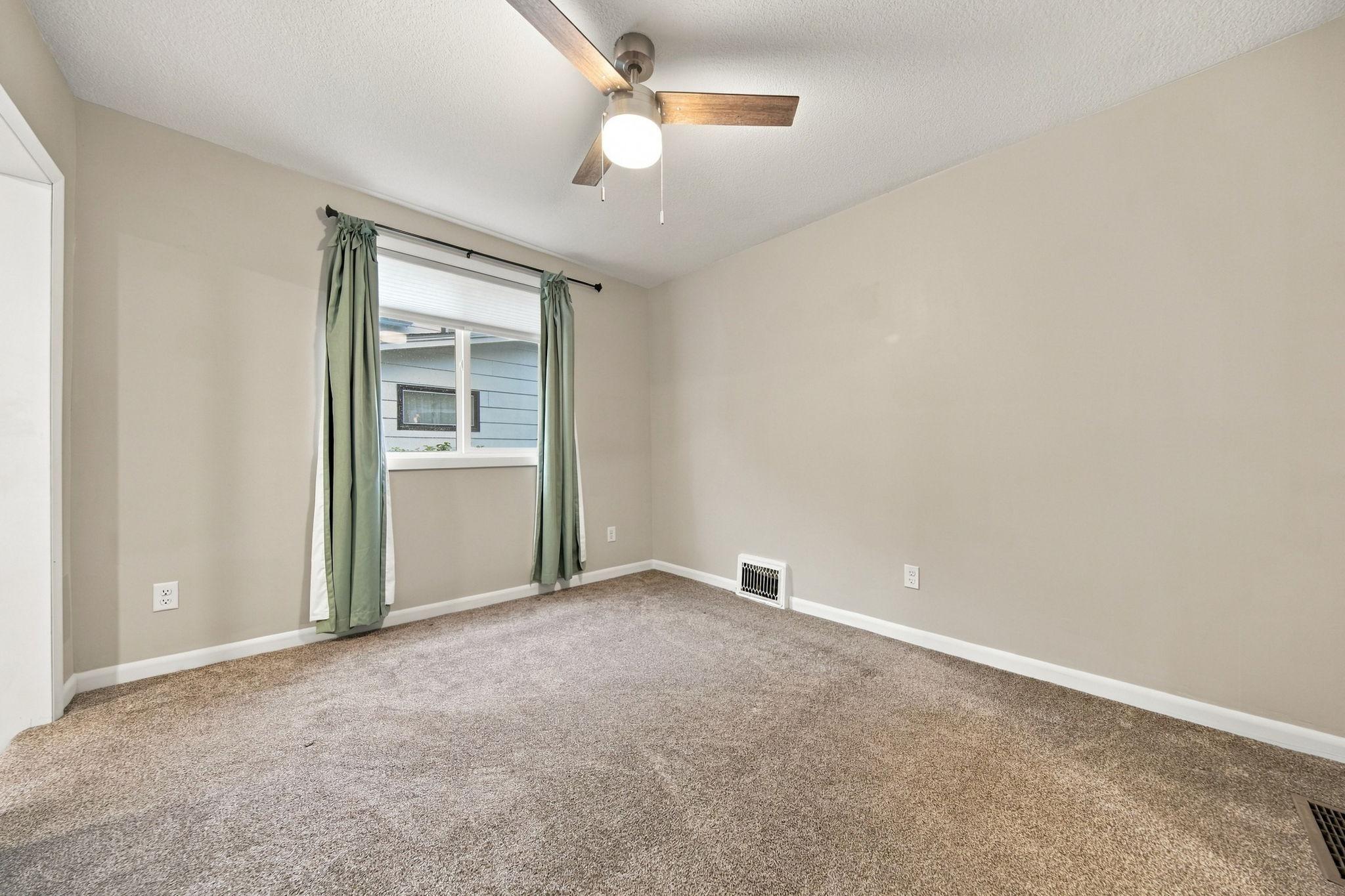 View of Residential at 956 Humboldt Avenue, West Saint Paul MN 55118, West Saint Paul (18 of 32) - Mike Wilen | Minnesota Team Real Estate