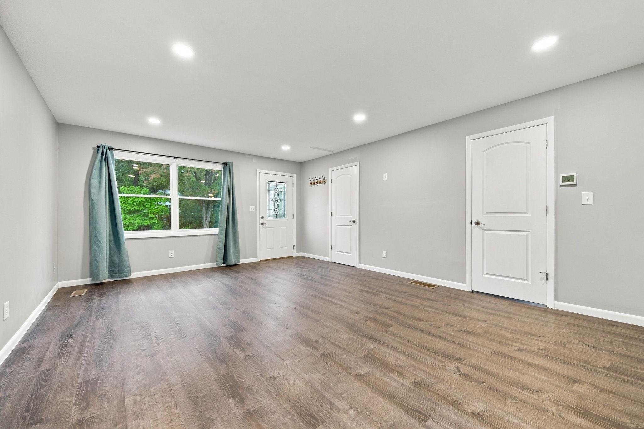 View of Residential at 956 Humboldt Avenue, West Saint Paul MN 55118, West Saint Paul (12 of 32) - Mike Wilen | Minnesota Team Real Estate