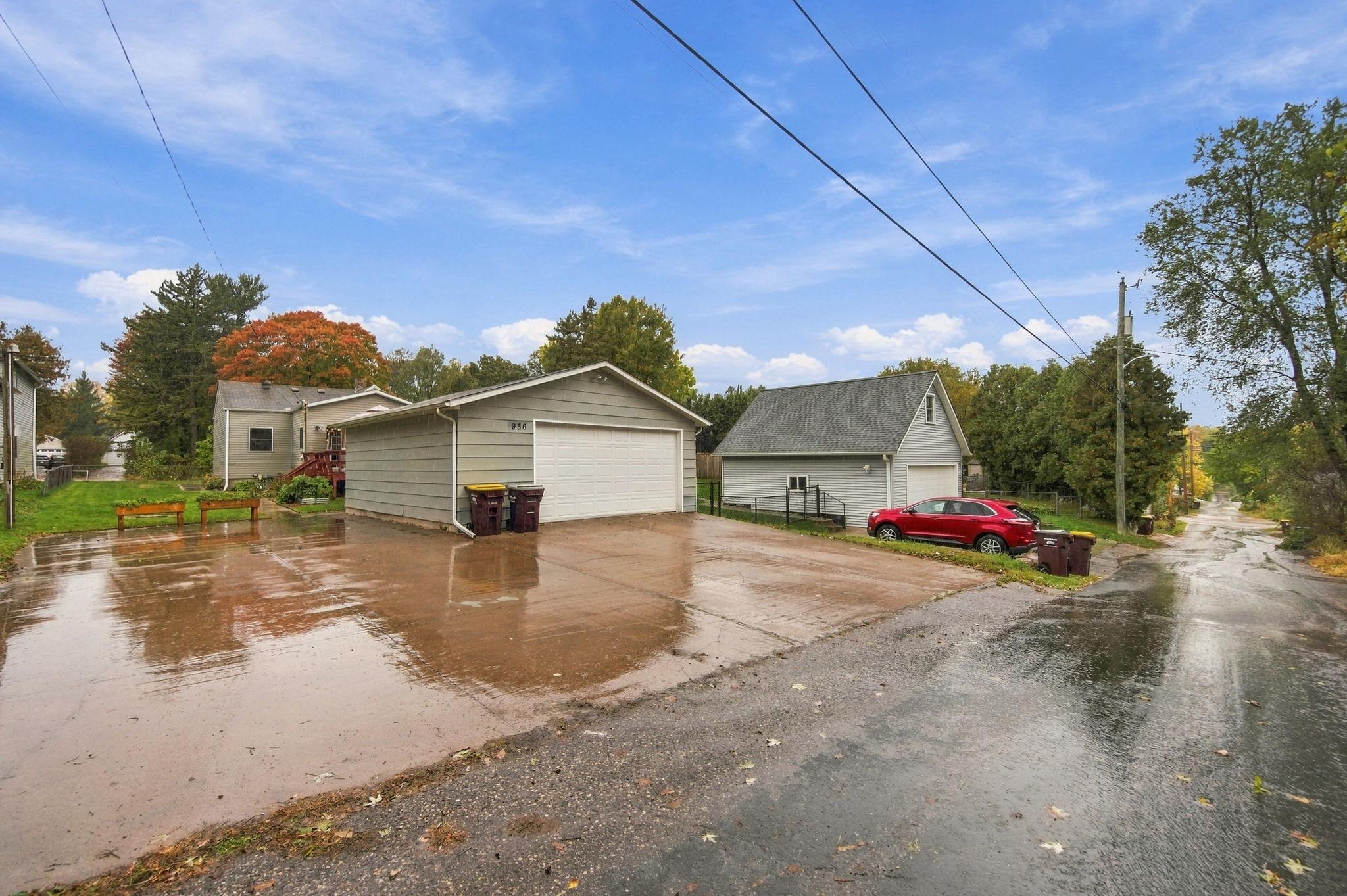 View of Residential at 956 Humboldt Avenue, West Saint Paul MN 55118, West Saint Paul (30 of 32) - Mike Wilen | Minnesota Team Real Estate