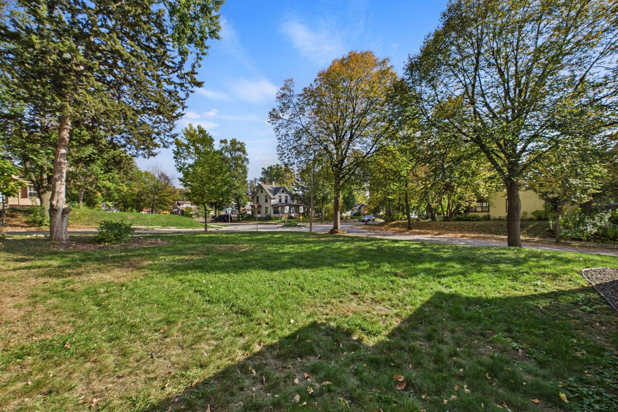 View of Residential at 3501 Queen Avenue, Minneapolis MN 55412, Minneapolis (24 of 27) - Mike Wilen | Minnesota Team Real Estate