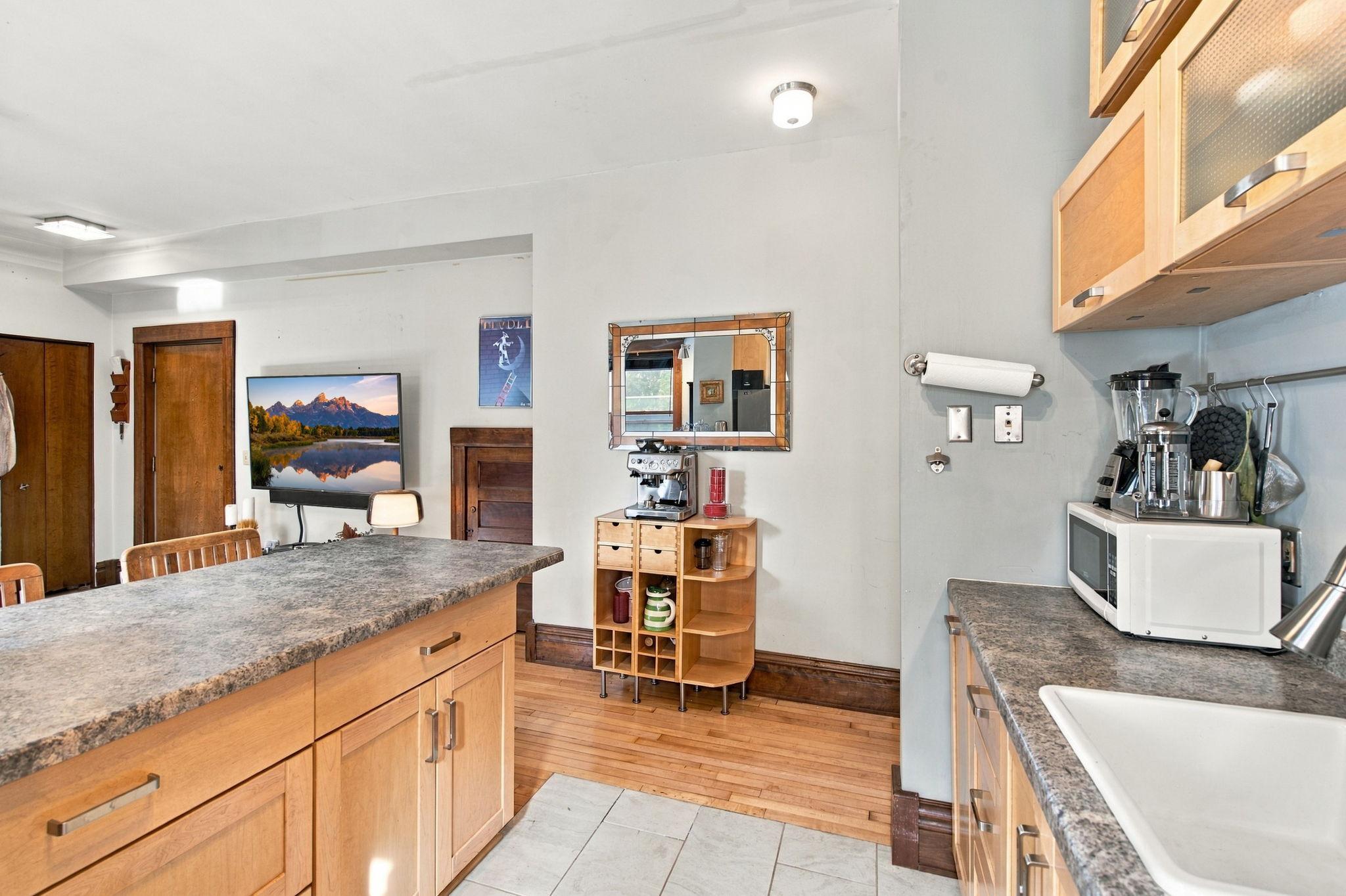 View of Residential at 2421 Emerson Avenue #103, Minneapolis MN 55405, Minneapolis (12 of 30) - Mike Wilen | Minnesota Team Real Estate