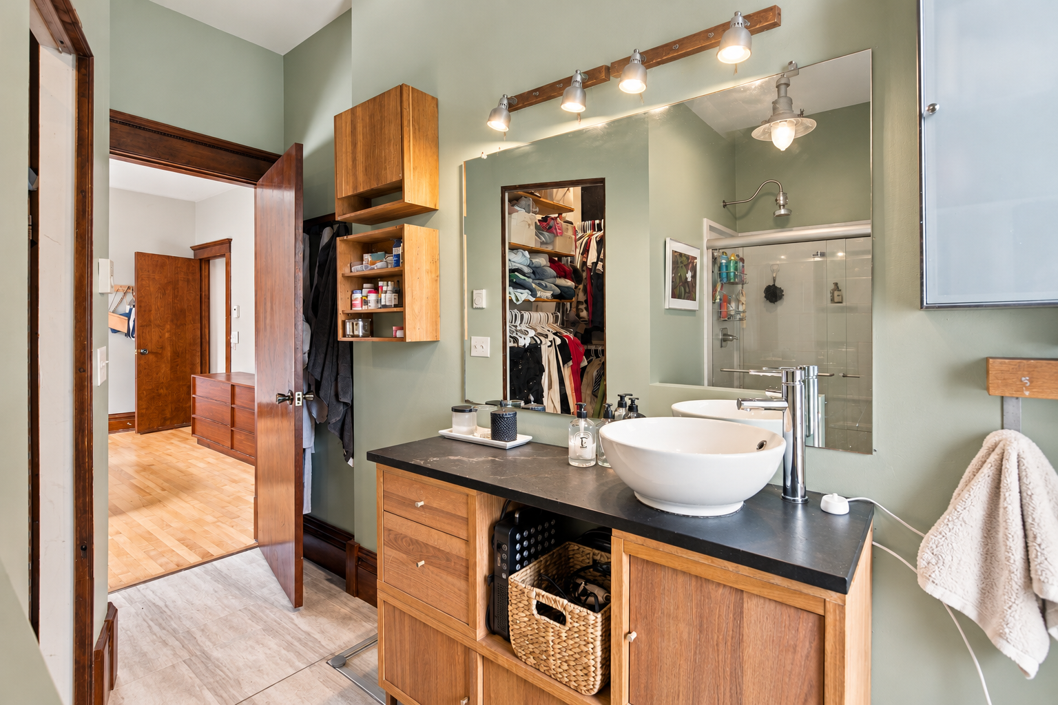 View of Residential at 2421 Emerson Avenue #103, Minneapolis MN 55405, Minneapolis (15 of 30) - Mike Wilen | Minnesota Team Real Estate