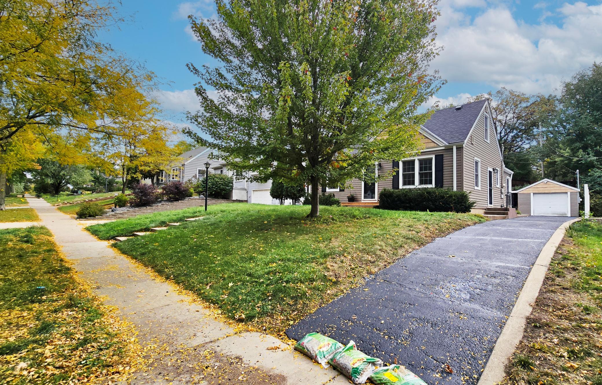 View of Residential at 7613 Lake Street, Saint Louis Park MN 55426, Saint Louis Park (3 of 30) - Mike Wilen | Minnesota Team Real Estate