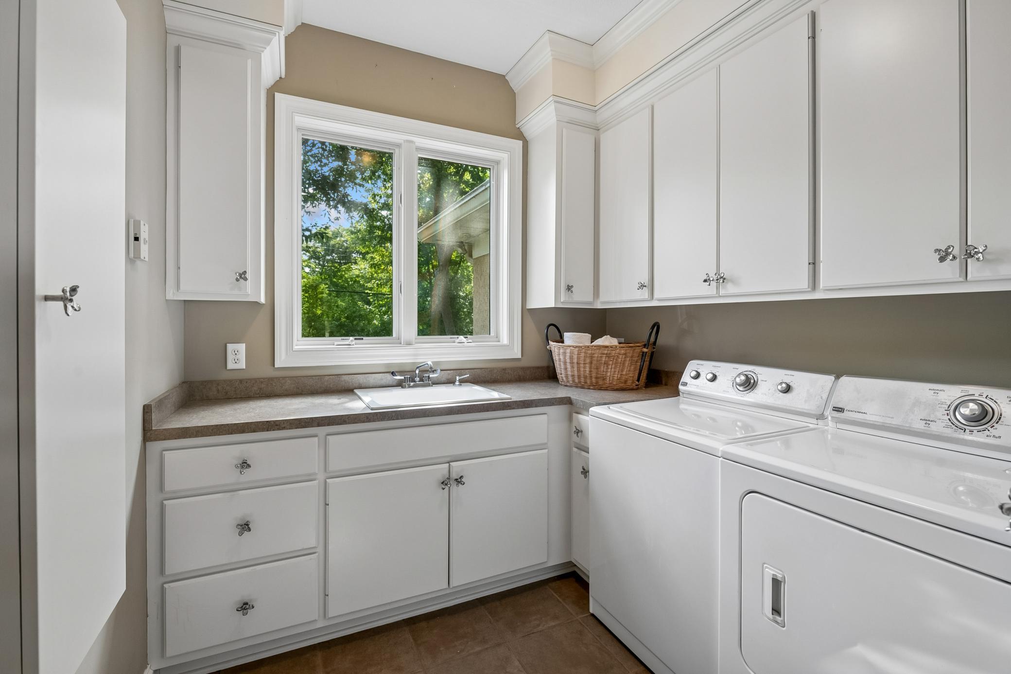 View of Residential at 14030 Stonegate Lane, Minnetonka MN 55345, Minnetonka (16 of 41) - Mike Wilen | Minnesota Team Real Estate