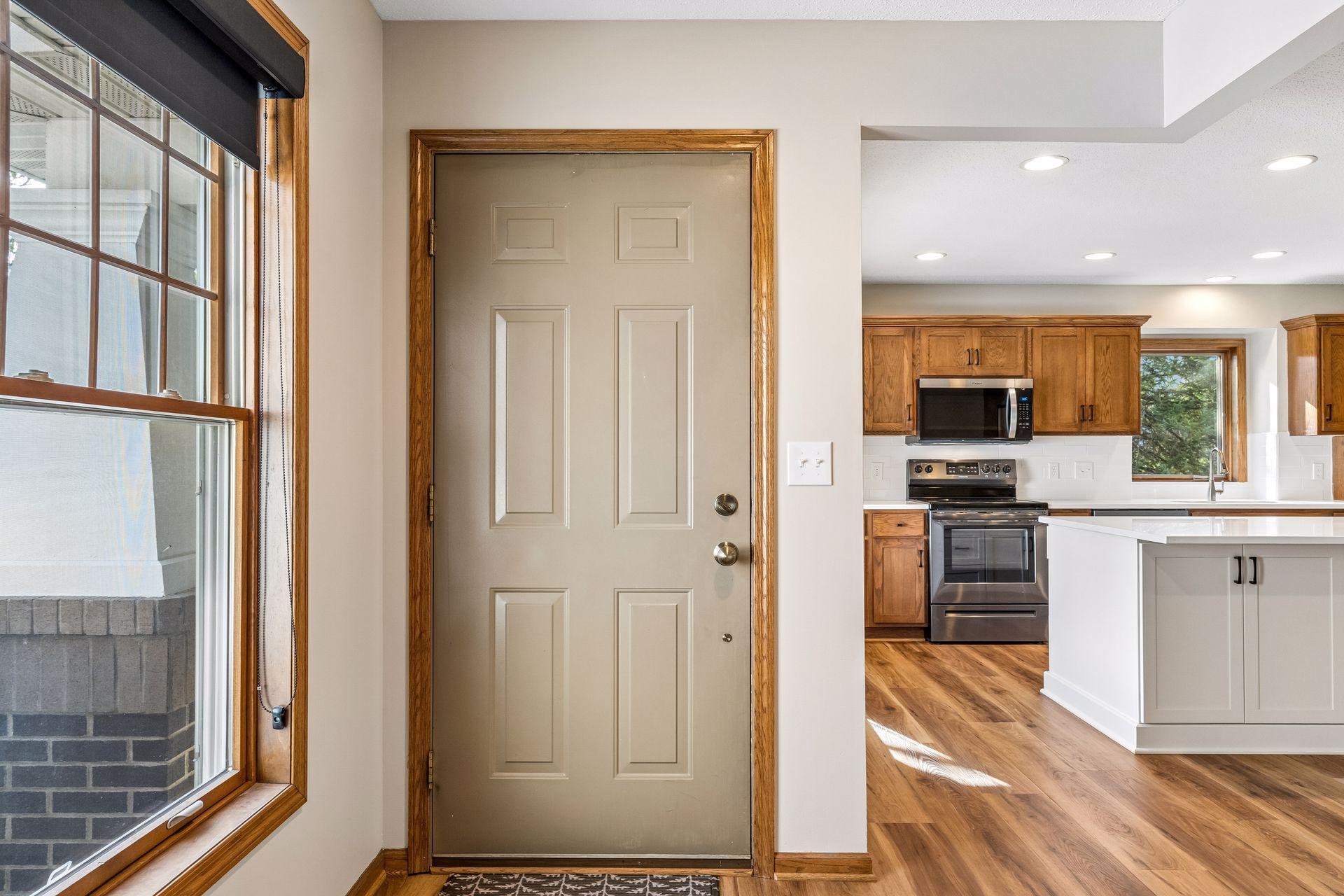 View of Residential at 9813 Wedgewood Circle, Woodbury MN 55125, Woodbury (22 of 63) - Mike Wilen | Minnesota Team Real Estate