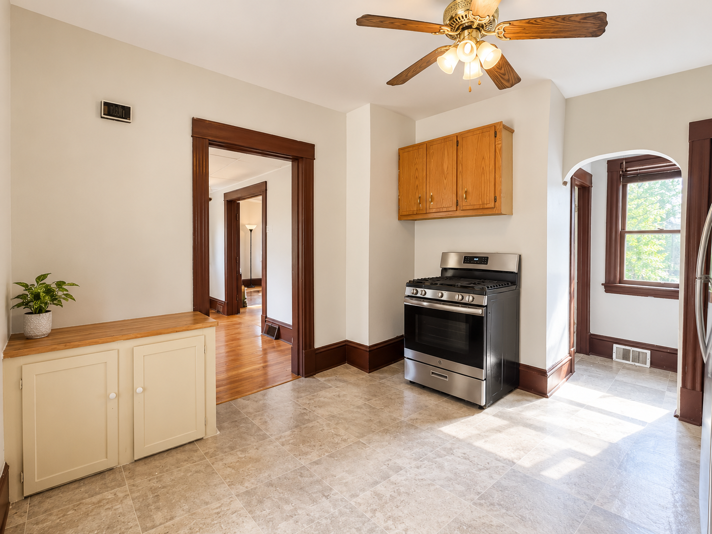 View of Residential Income at 4049 Girard Avenue, Minneapolis MN 55412, Minneapolis (13 of 27) - Mike Wilen | Minnesota Team Real Estate