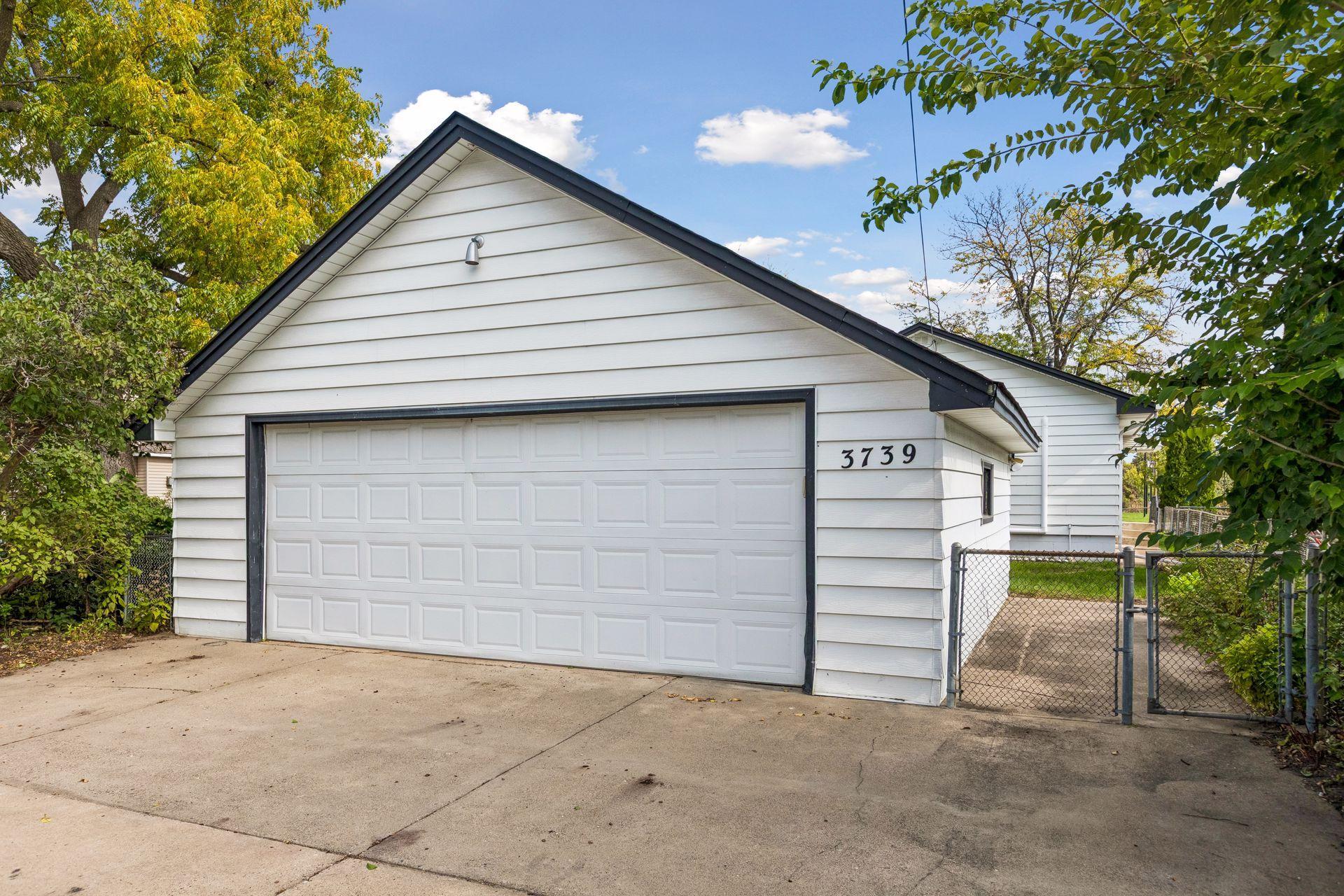 View of Residential at 3739 Lee Avenue, Robbinsdale MN 55422, Robbinsdale (19 of 24) - Mike Wilen | Minnesota Team Real Estate
