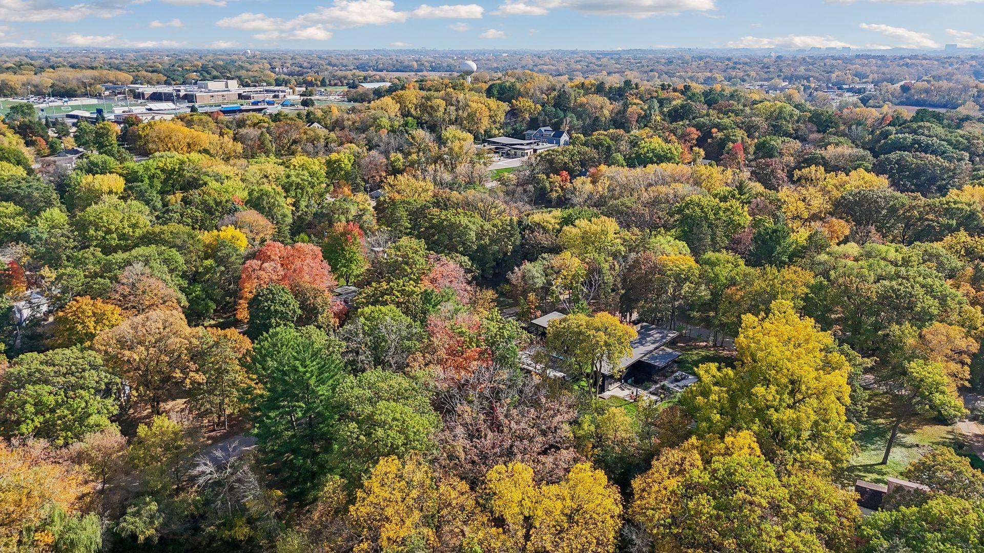 View of Residential at 11300 Park Ridge Drive, Minnetonka MN 55305, Minnetonka (8 of 24) - Mike Wilen | Minnesota Team Real Estate