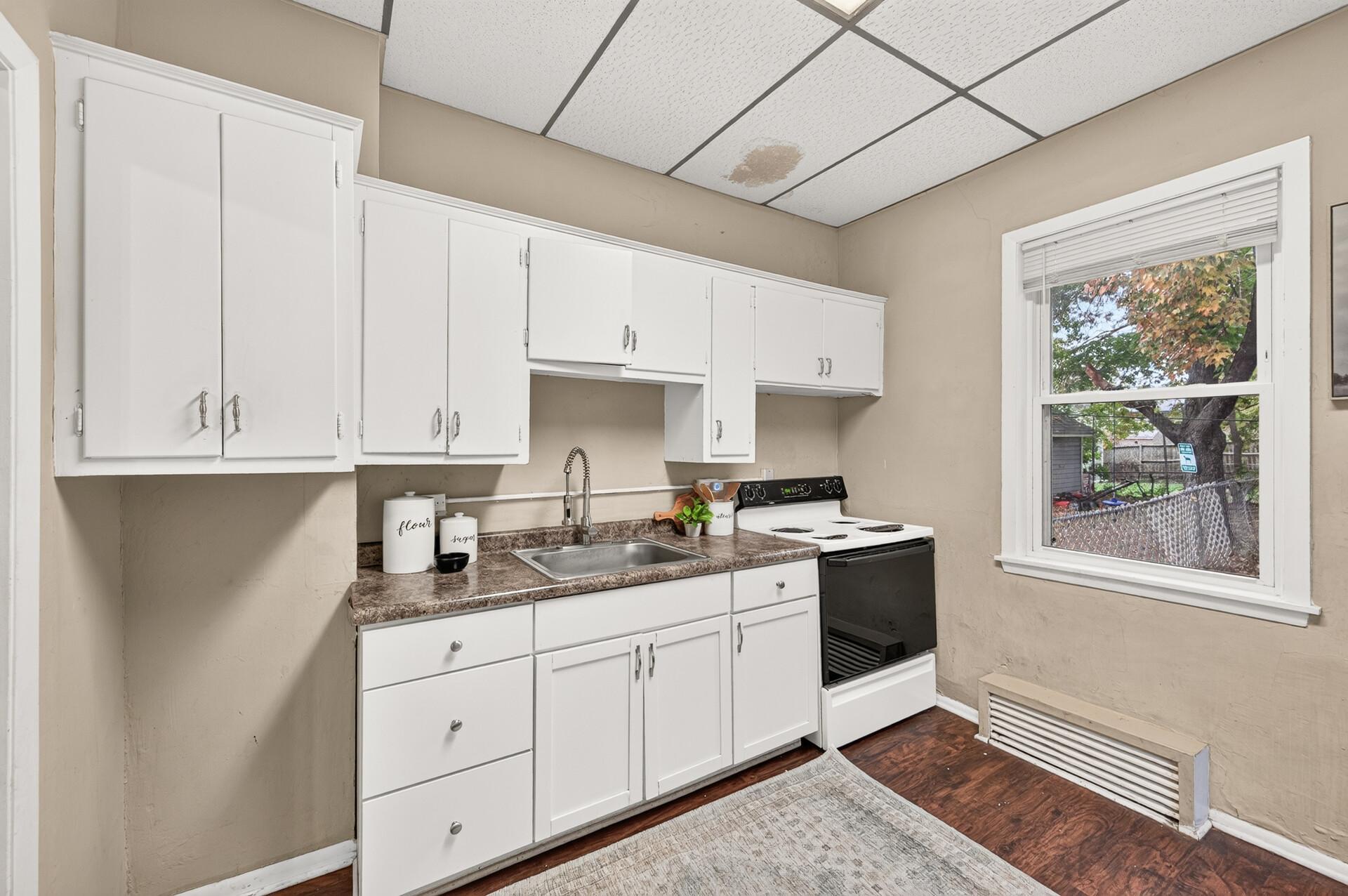 View of Residential Income at 591 Payne Avenue, Saint Paul MN 55130, Saint Paul (9 of 31) - Mike Wilen | Minnesota Team Real Estate