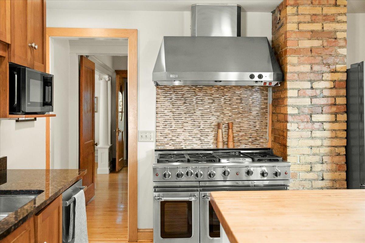 View of Residential at 2017 Emerson Avenue, Minneapolis MN 55405, Minneapolis (30 of 51) - Mike Wilen | Minnesota Team Real Estate