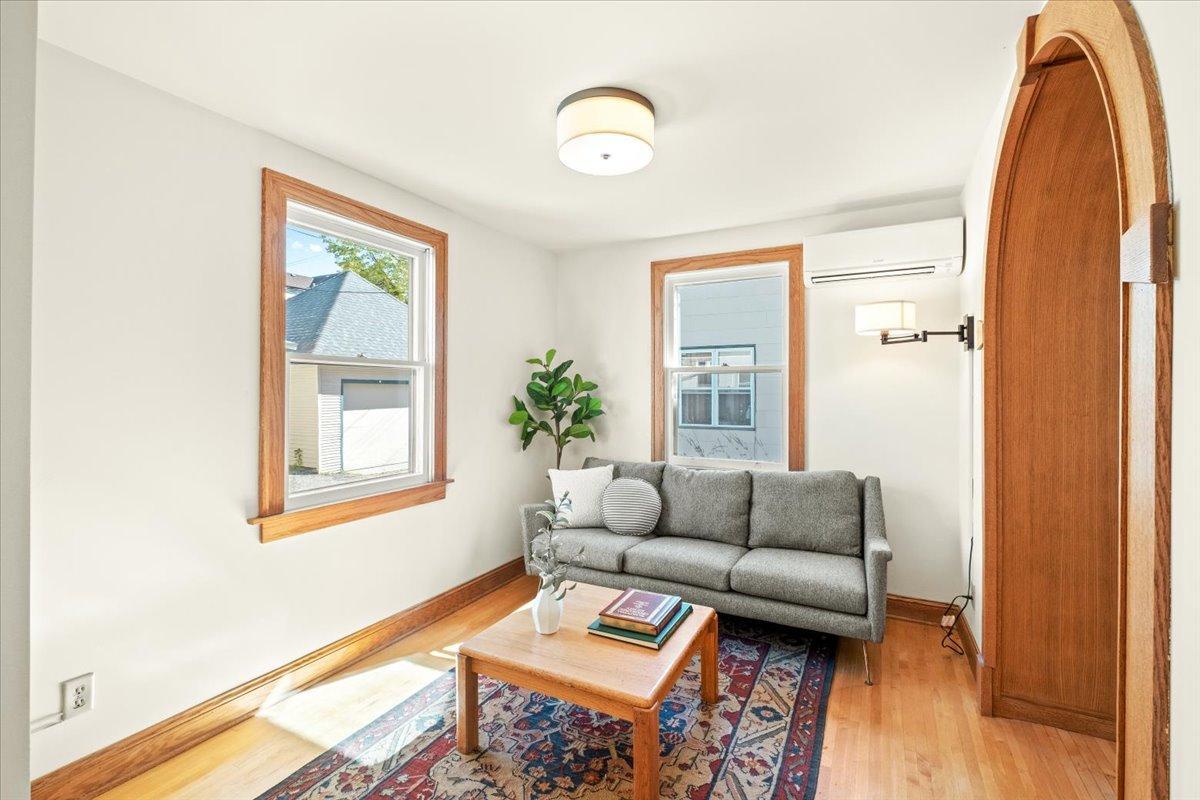 View of Residential at 2017 Emerson Avenue, Minneapolis MN 55405, Minneapolis (25 of 51) - Mike Wilen | Minnesota Team Real Estate