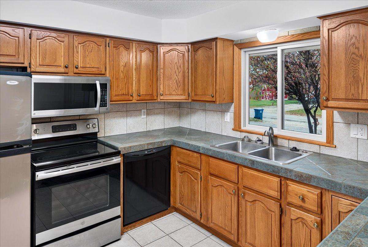 View of Residential at 12916 Harmony Circle, Burnsville MN 55337, Burnsville (20 of 47) - Mike Wilen | Minnesota Team Real Estate