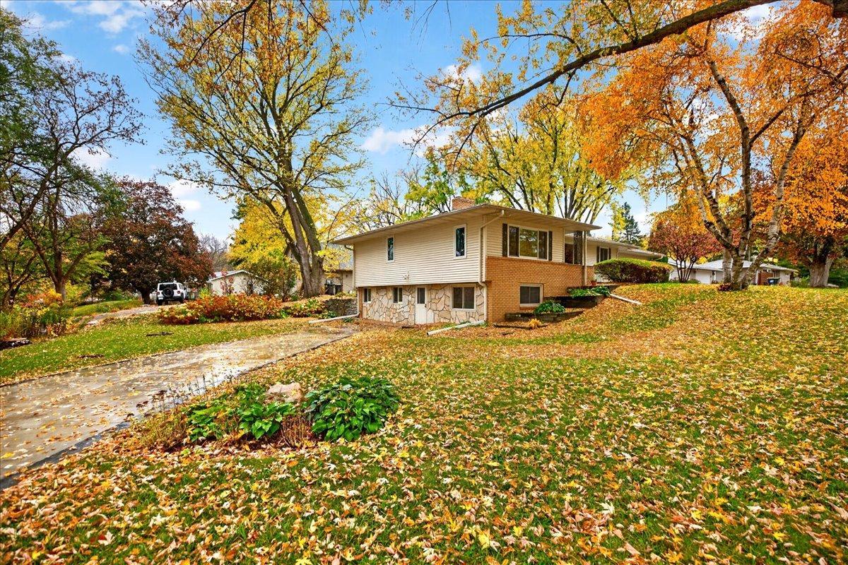 View of Residential at 12916 Harmony Circle, Burnsville MN 55337, Burnsville (6 of 47) - Mike Wilen | Minnesota Team Real Estate