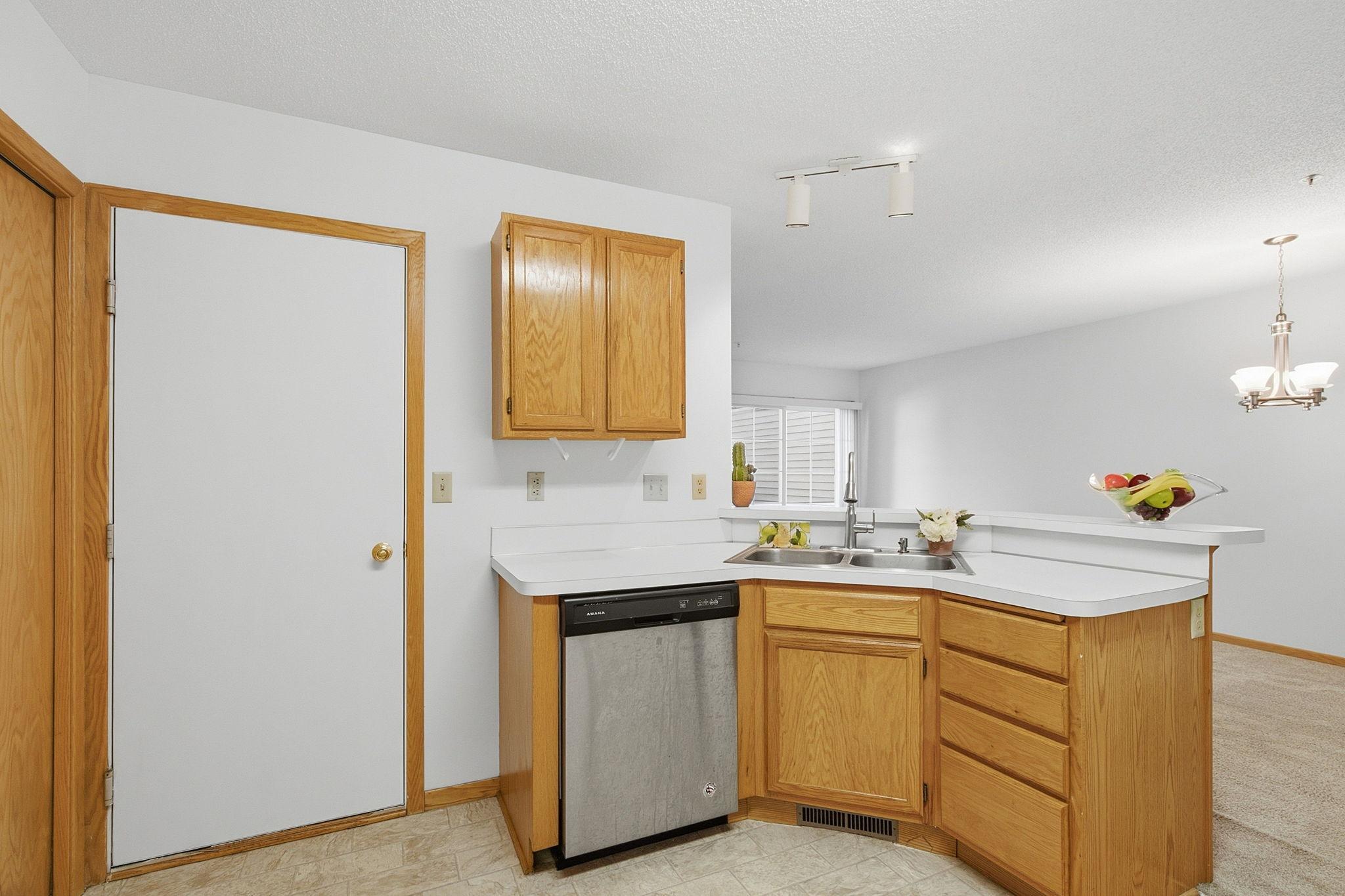 View of Residential at 2210 Ranchview Lane #121, Plymouth MN 55447, Plymouth (7 of 18) - Mike Wilen | Minnesota Team Real Estate