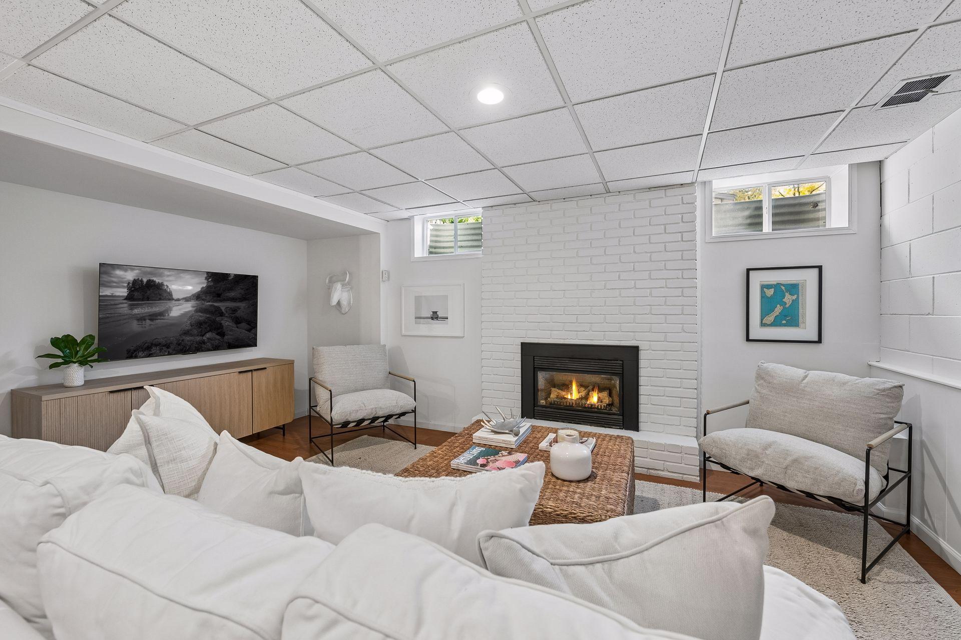 View of Residential at 2001 Westwood Hills Drive, Saint Louis Park MN 55426, Saint Louis Park (34 of 44) - Mike Wilen | Minnesota Team Real Estate