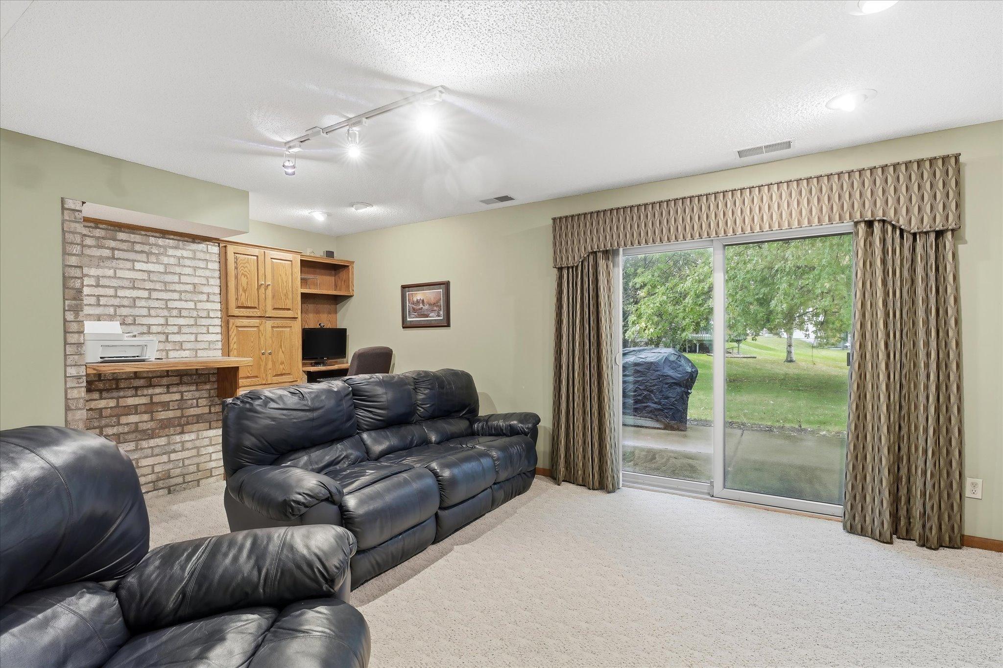 View of Residential at 9213 Queens Gardens, Brooklyn Park MN 55443, Brooklyn Park (38 of 55) - Mike Wilen | Minnesota Team Real Estate