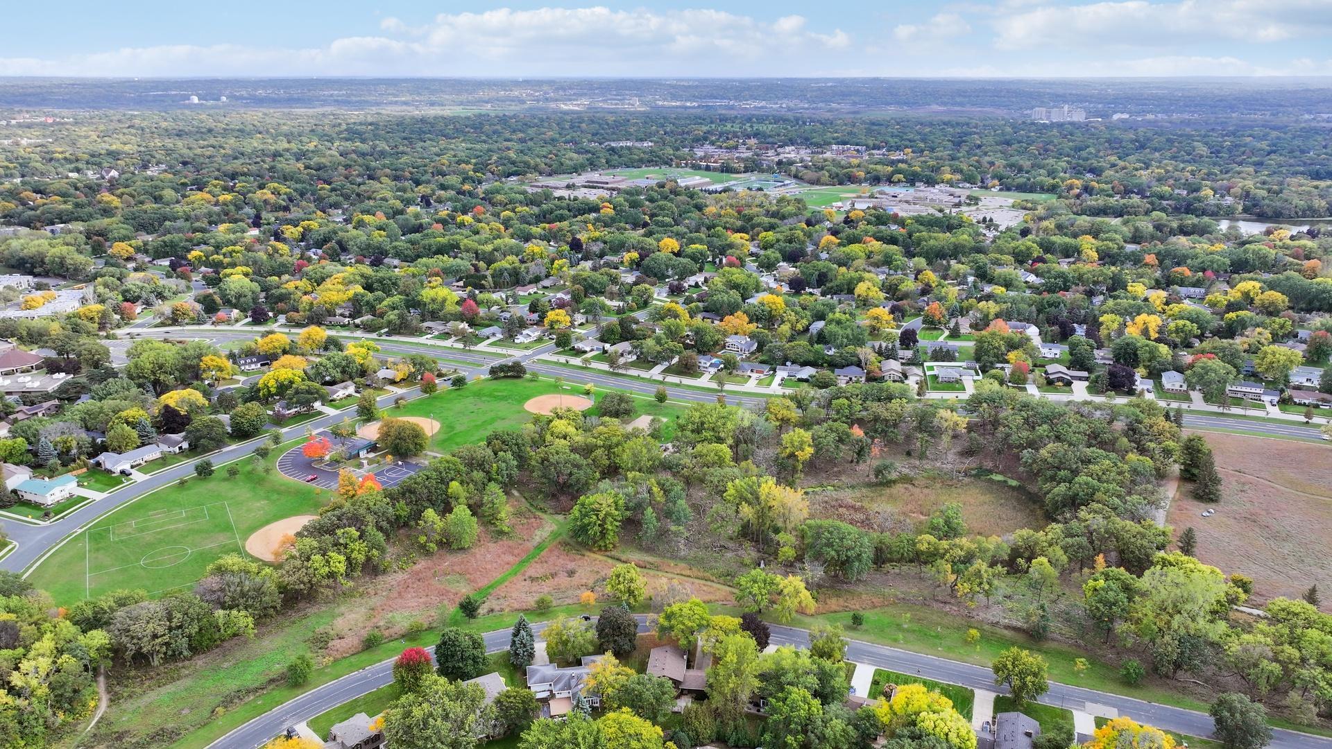 View of Residential at 9716 Oxborough Road, Bloomington MN 55437, Bloomington (45 of 54) - Mike Wilen | Minnesota Team Real Estate