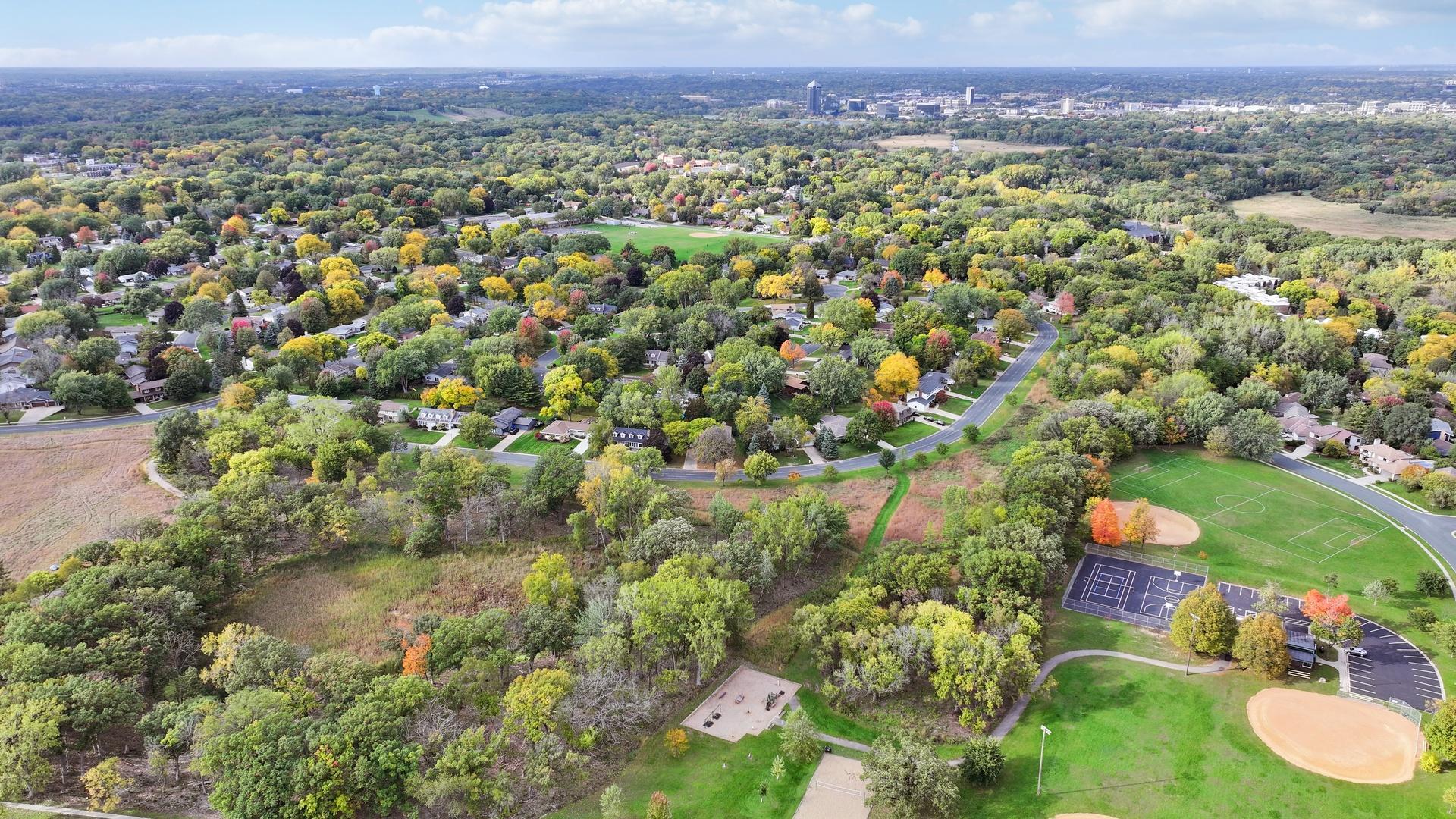 View of Residential at 9716 Oxborough Road, Bloomington MN 55437, Bloomington (44 of 54) - Mike Wilen | Minnesota Team Real Estate