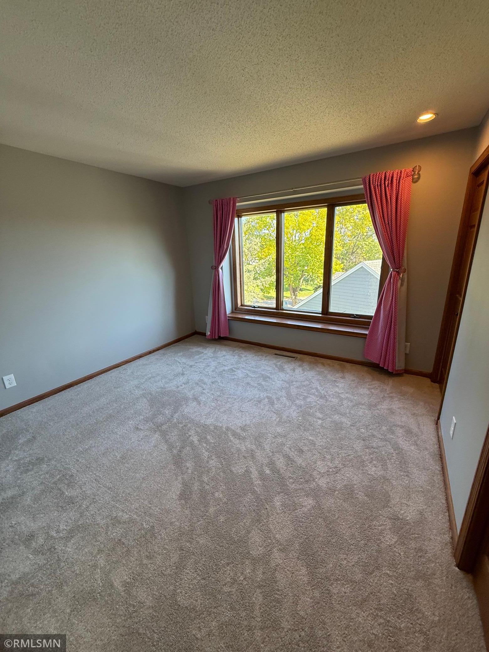 View of Residential at 9405 Wedgewood Drive, Woodbury MN 55125, Woodbury (59 of 120) - Mike Wilen | Minnesota Team Real Estate