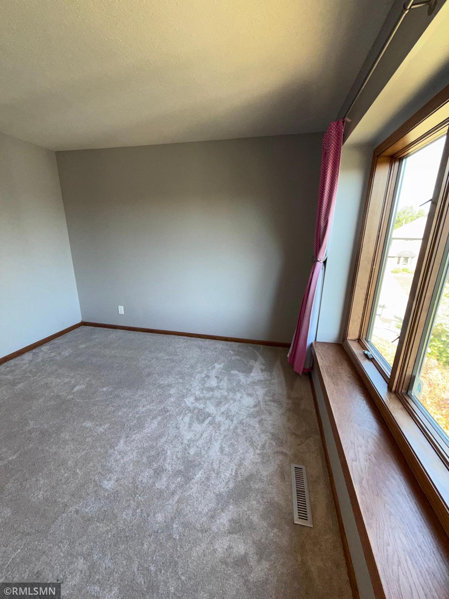 View of Residential at 9405 Wedgewood Drive, Woodbury MN 55125, Woodbury (56 of 120) - Mike Wilen | Minnesota Team Real Estate