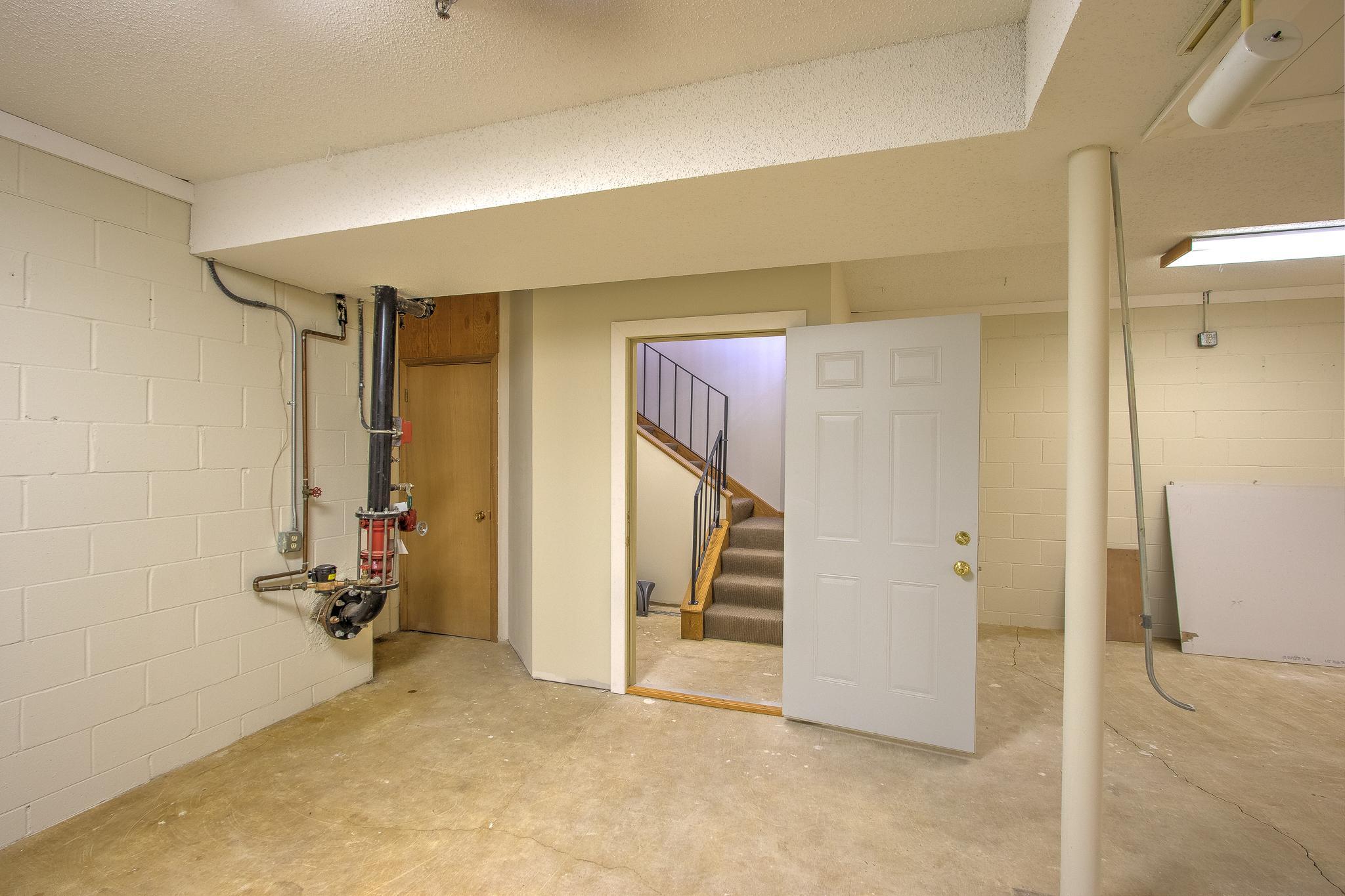 View of Commercial Sale at 126 Adams Street, Cambridge MN 55008, Cambridge (19 of 24) - Mike Wilen | Minnesota Team Real Estate