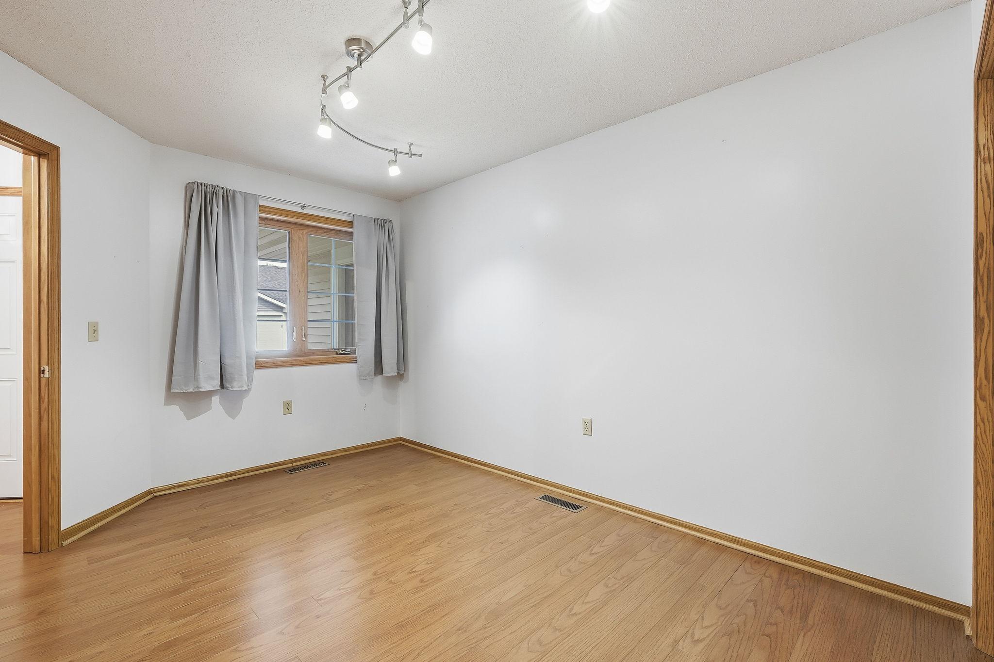 View of Residential at 1903 Granite Avenue, Oakdale MN 55128, Oakdale (14 of 21) - Mike Wilen | Minnesota Team Real Estate