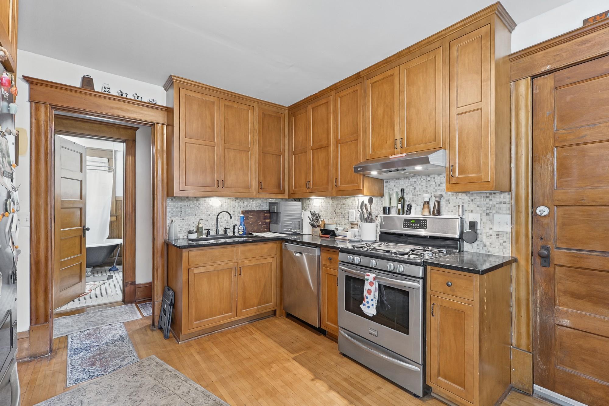 View of Residential Income at 2104 6th Street, Minneapolis MN 55411, Minneapolis (24 of 45) - Mike Wilen | Minnesota Team Real Estate