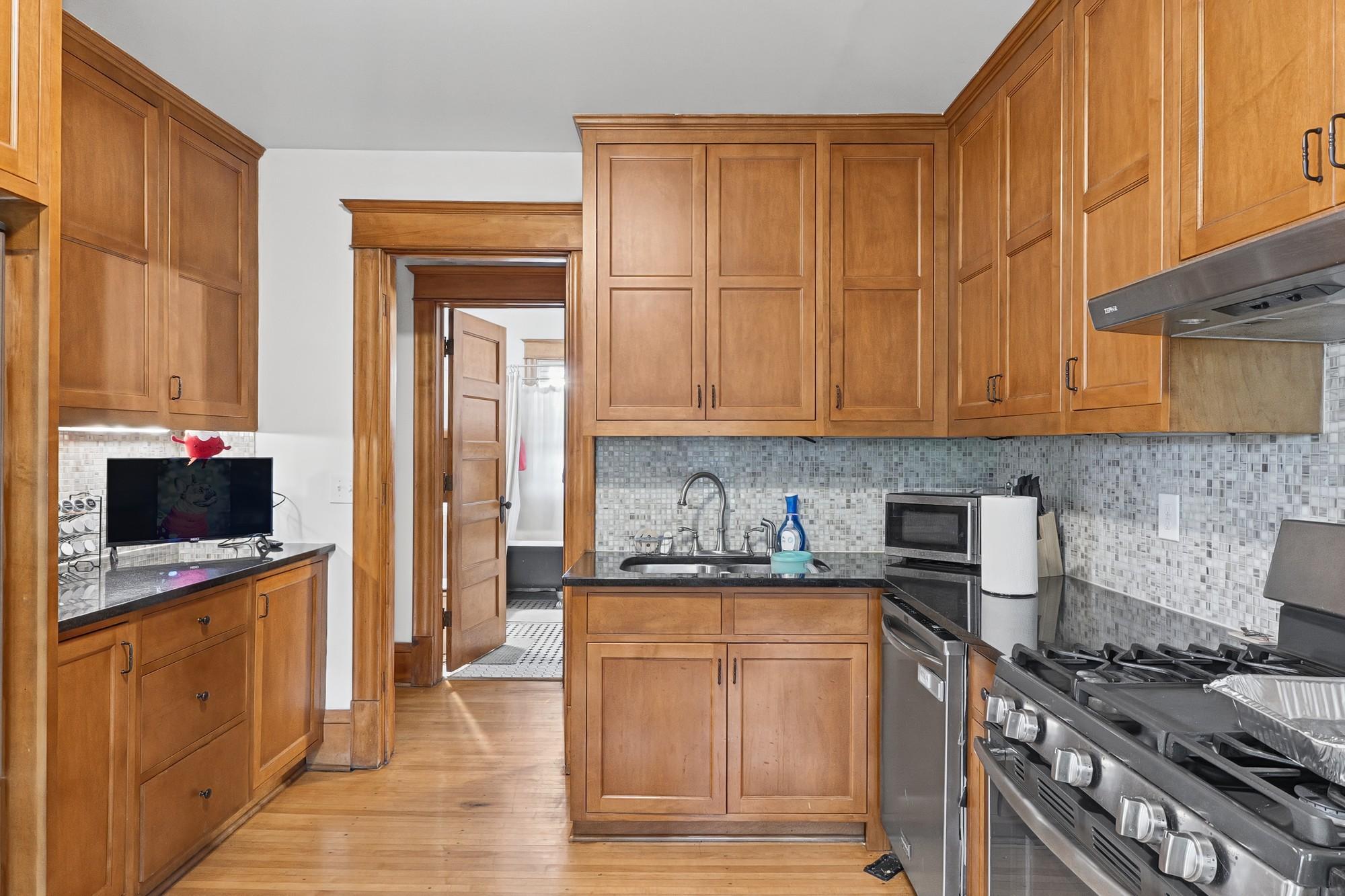 View of Residential Income at 2104 6th Street, Minneapolis MN 55411, Minneapolis (13 of 45) - Mike Wilen | Minnesota Team Real Estate