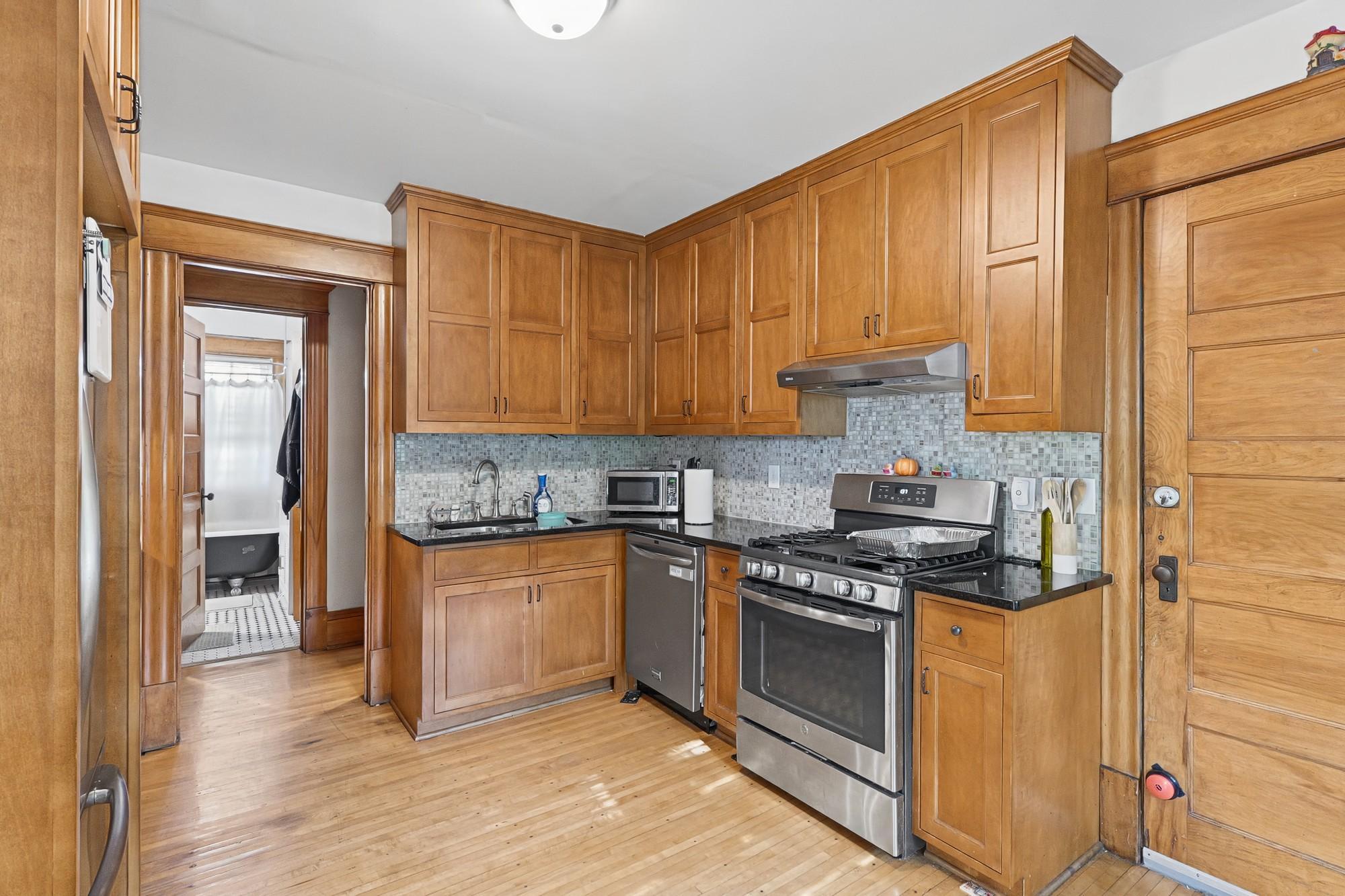 View of Residential Income at 2104 6th Street, Minneapolis MN 55411, Minneapolis (12 of 45) - Mike Wilen | Minnesota Team Real Estate