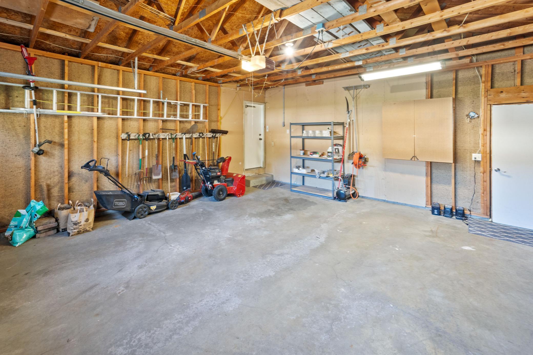 View of Residential at 526 Elaine Avenue, Shoreview MN 55126, Shoreview (27 of 37) - Mike Wilen | Minnesota Team Real Estate