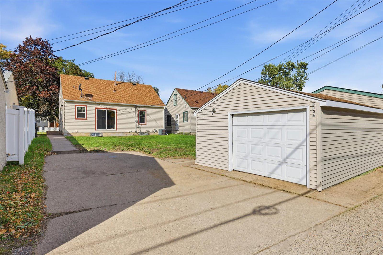 View of Residential at 5206 Xerxes Avenue, Minneapolis MN 55430, Minneapolis (23 of 28) - Mike Wilen | Minnesota Team Real Estate