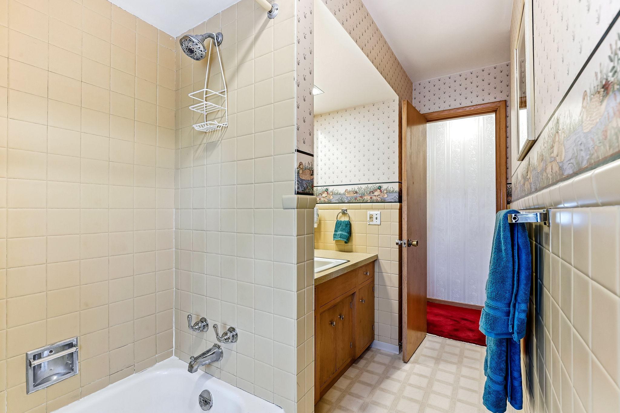 View of Residential at 1935 Flandrau Street, Maplewood MN 55109, Maplewood (19 of 43) - Mike Wilen | Minnesota Team Real Estate