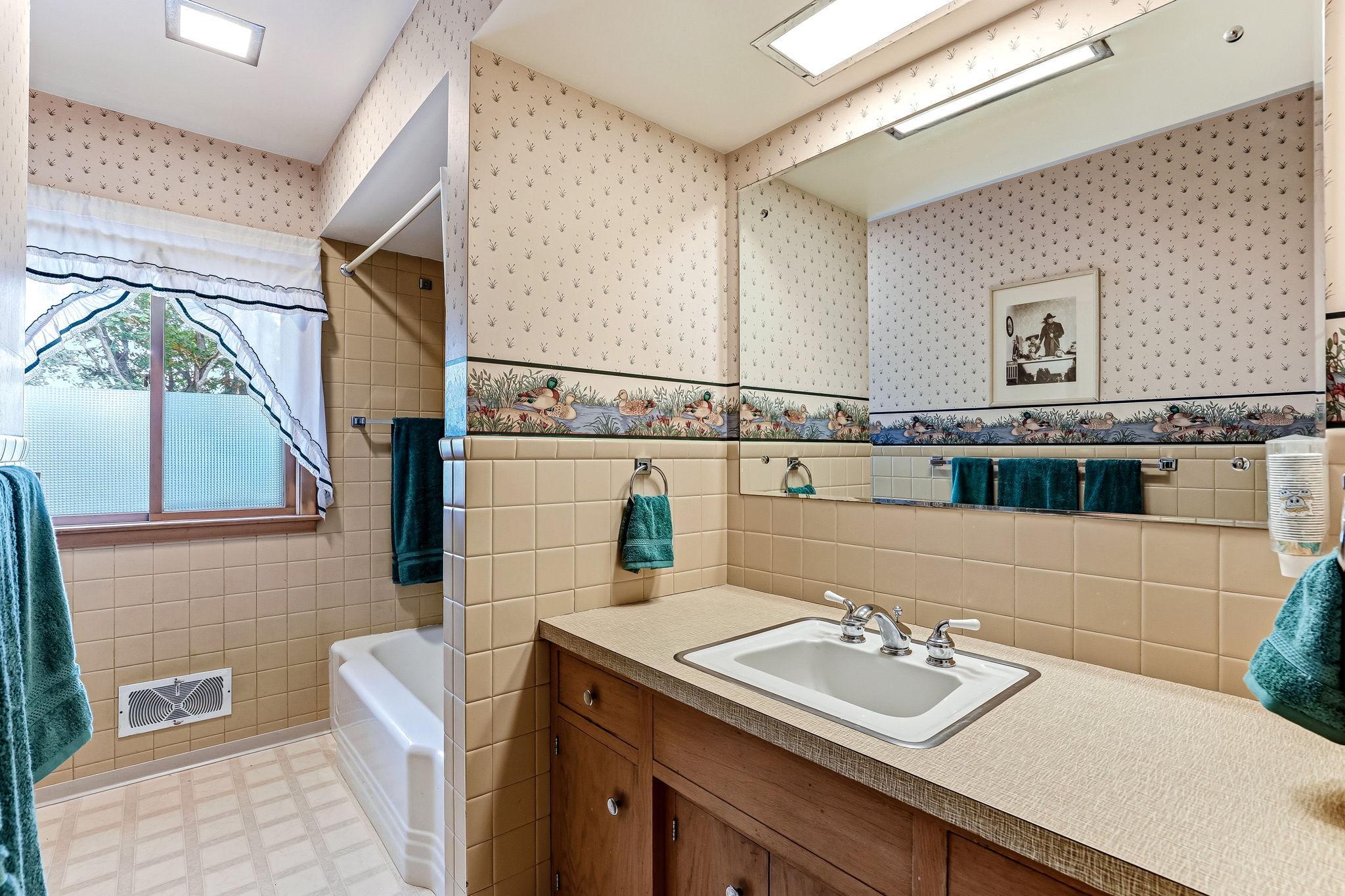 View of Residential at 1935 Flandrau Street, Maplewood MN 55109, Maplewood (18 of 43) - Mike Wilen | Minnesota Team Real Estate
