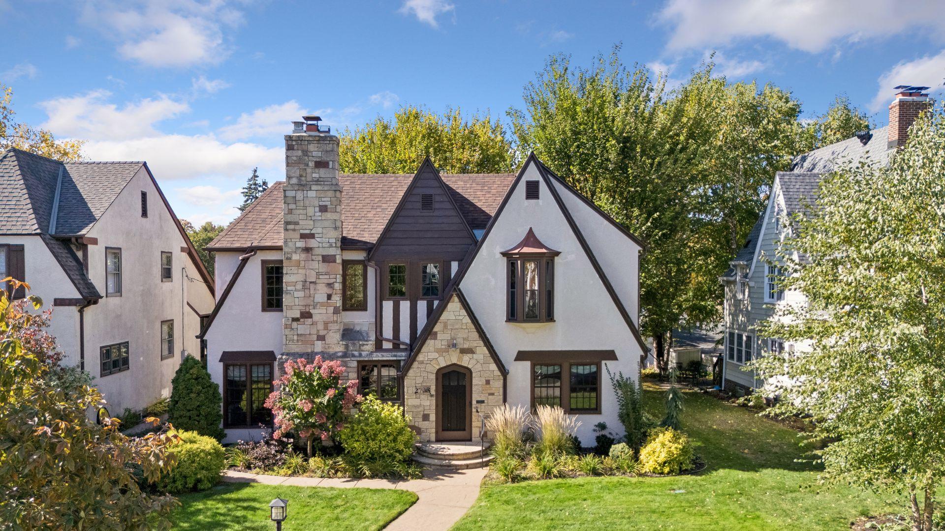 View of Single Family at 2708 Ewing Avenue, Minneapolis - Mike Wilen | Minnesota Team Real Estate