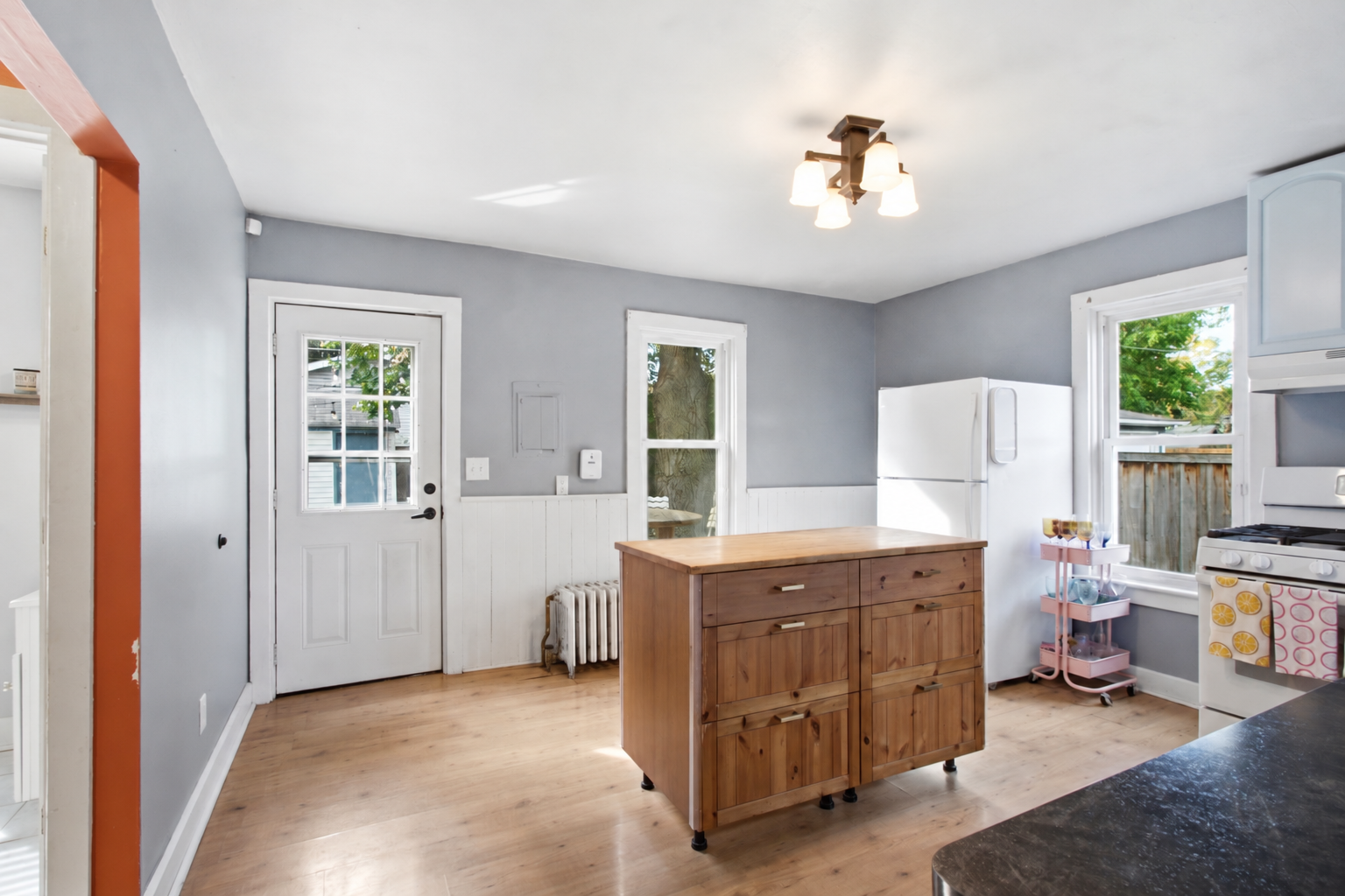 View of Residential at 414 Banfil Street, Saint Paul MN 55102, Saint Paul (12 of 25) - Mike Wilen | Minnesota Team Real Estate