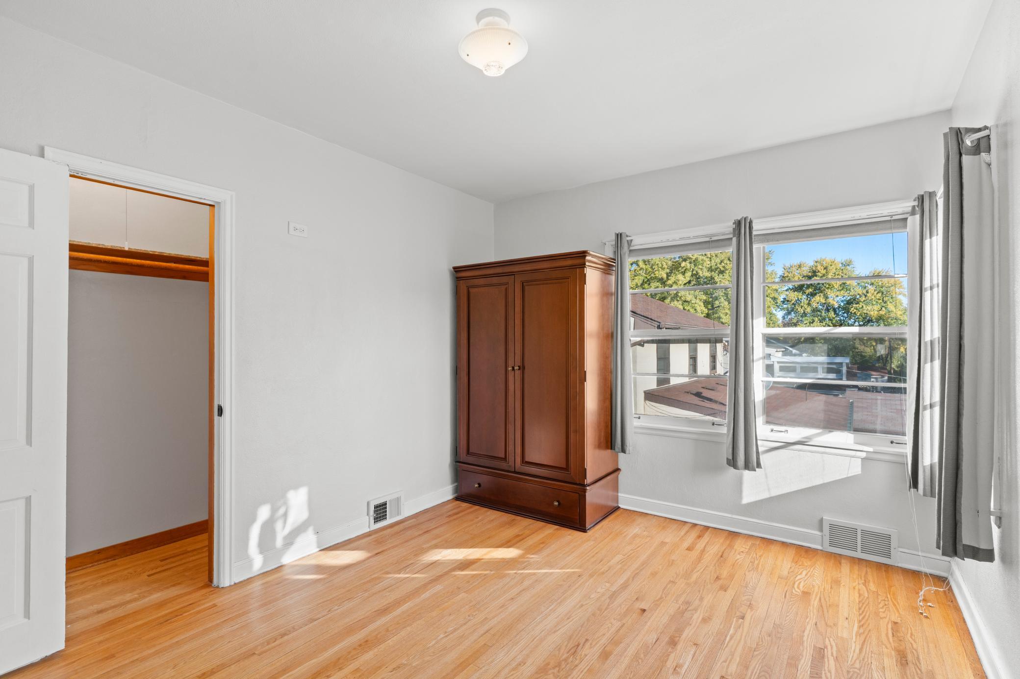 View of Residential at 1112 Seminole Avenue, West Saint Paul MN 55118, West Saint Paul (59 of 67) - Mike Wilen | Minnesota Team Real Estate