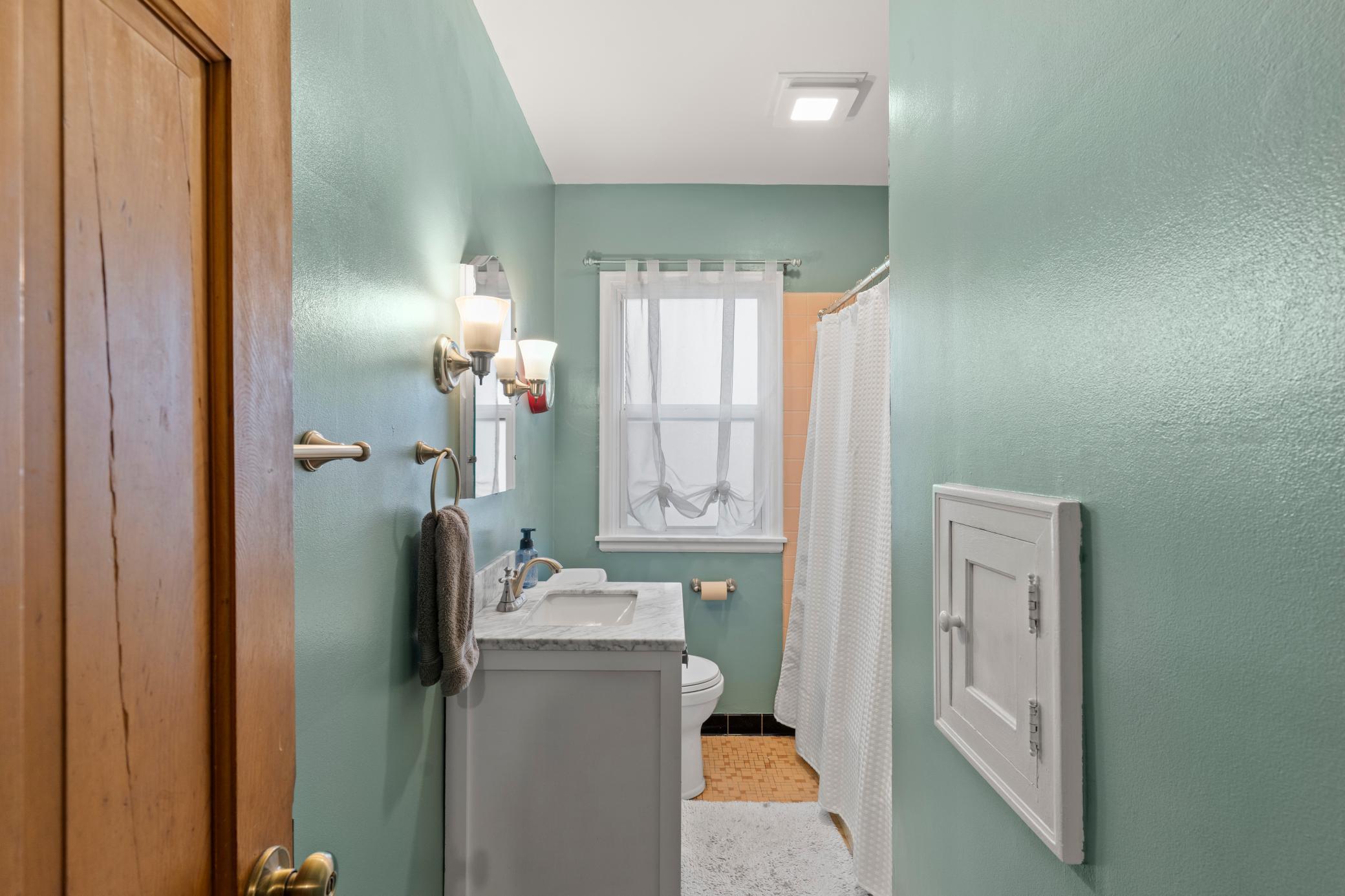 View of Residential at 1112 Seminole Avenue, West Saint Paul MN 55118, West Saint Paul (57 of 67) - Mike Wilen | Minnesota Team Real Estate