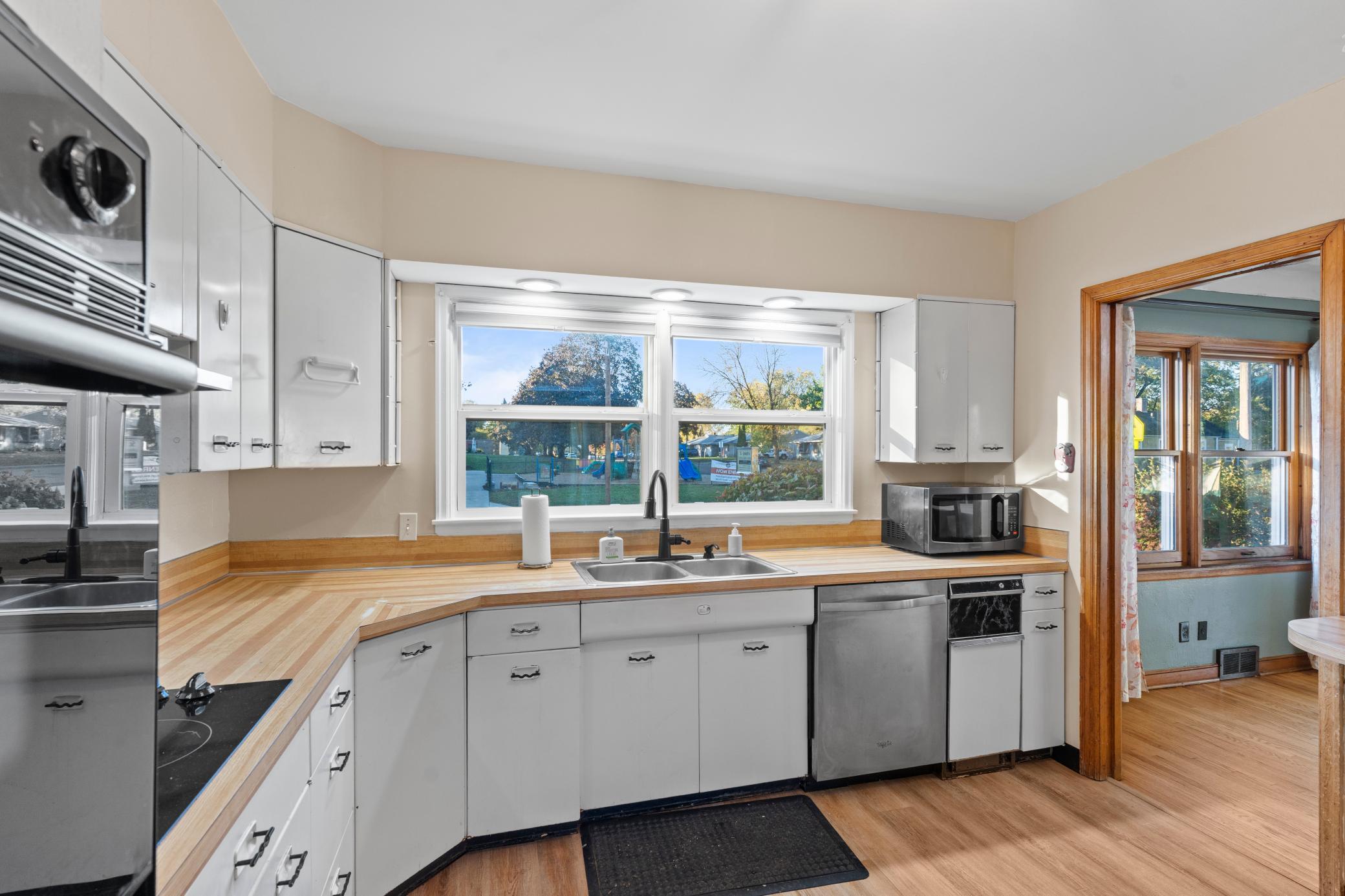 View of Residential at 1112 Seminole Avenue, West Saint Paul MN 55118, West Saint Paul (64 of 67) - Mike Wilen | Minnesota Team Real Estate
