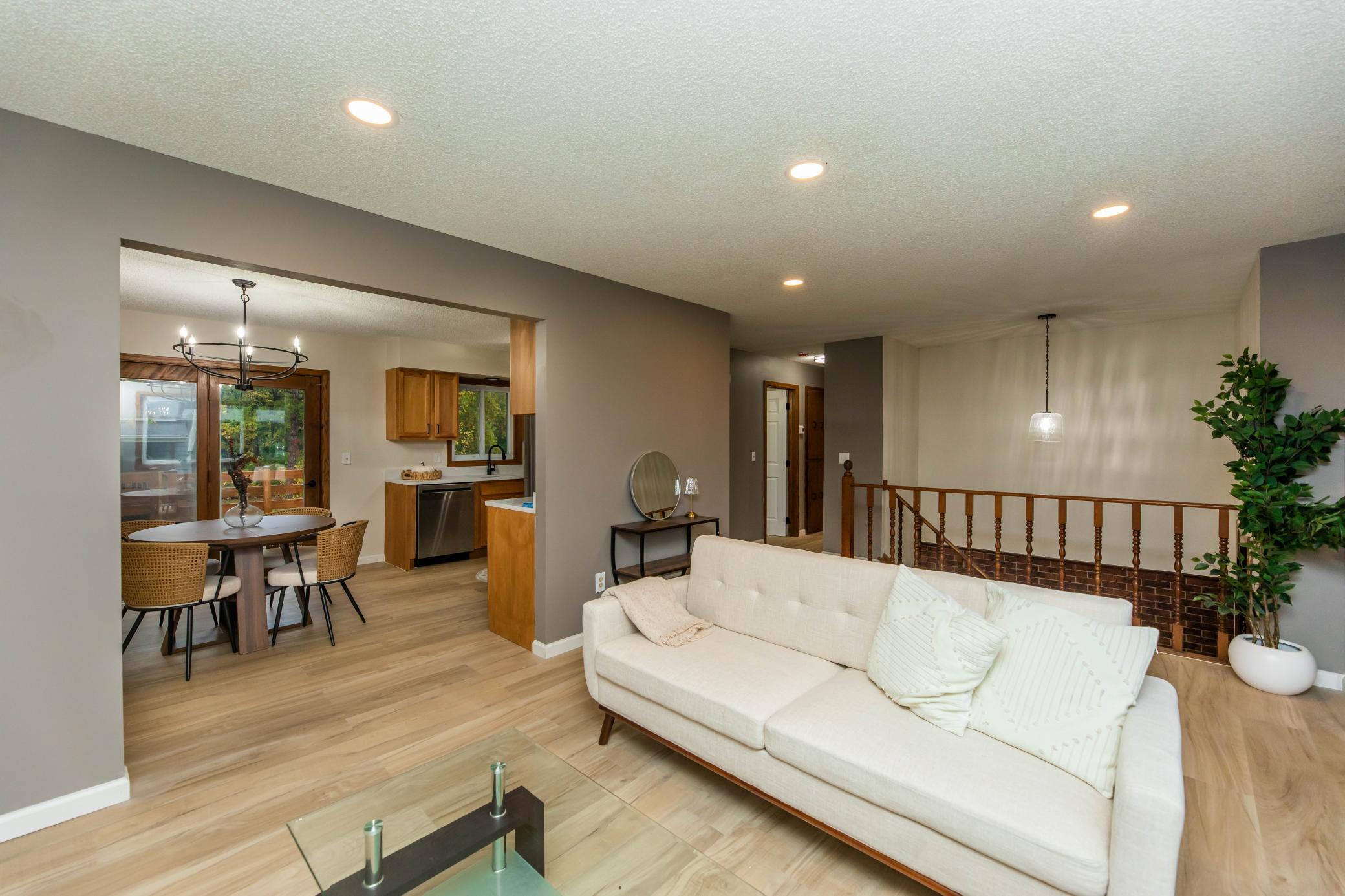 View of Residential at 6908 64th Avenue, Brooklyn Park MN 55428, Brooklyn Park (6 of 25) - Mike Wilen | Minnesota Team Real Estate